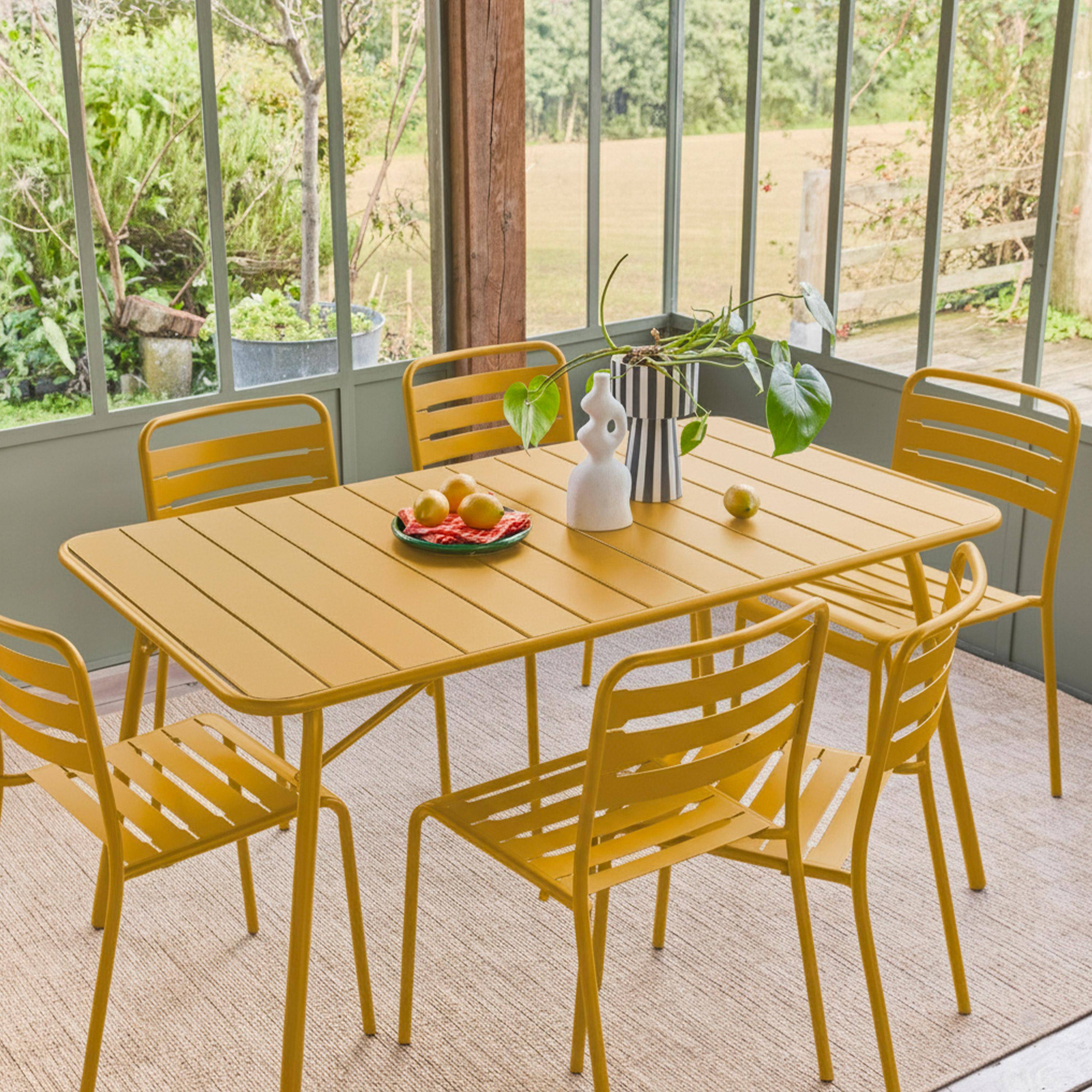 Tavolo da giardino pieghevole in metallo con 6 sedie, Amelia, Ocra, 141.2x80x72.5 cm,sweeek,Photo1