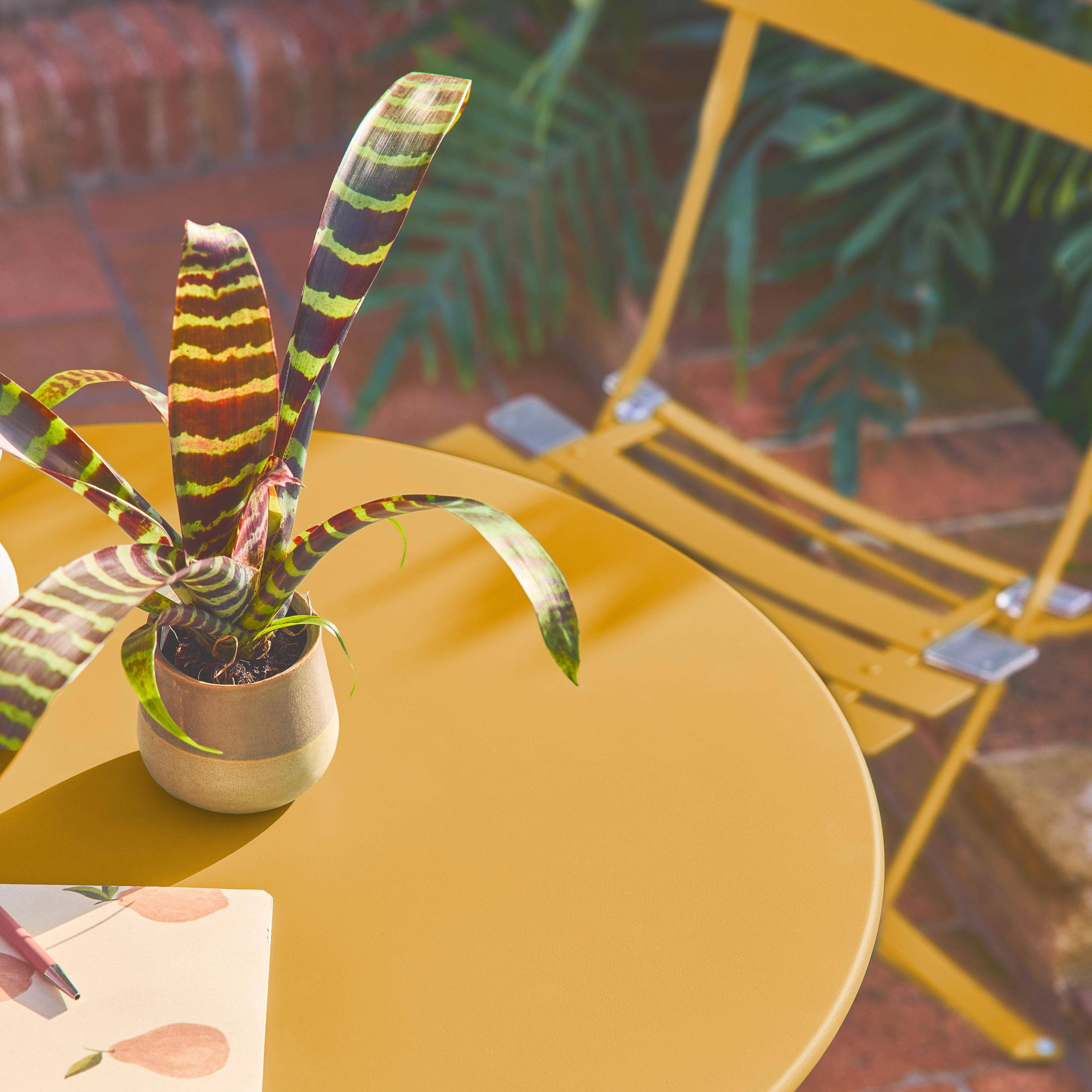 Tavolo da giardino bistrot pieghevole in metallo con 2 sedie, Emilia, Ocra, 60x60x71 cm Photo2