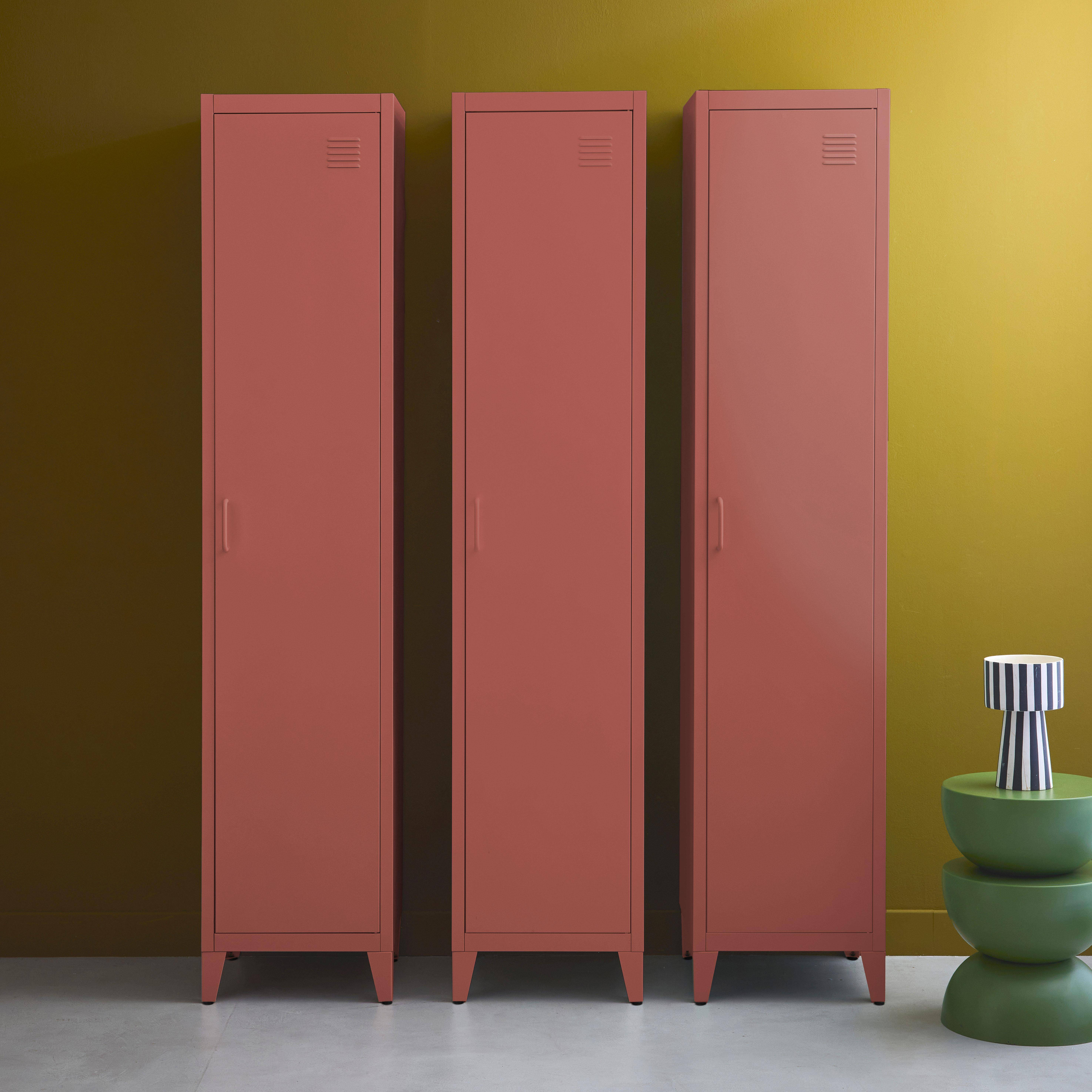 Armoire chambre en acier terracotta, 4 espaces de rangement, casier, L 180 x l 38 x H 38cm Photo1