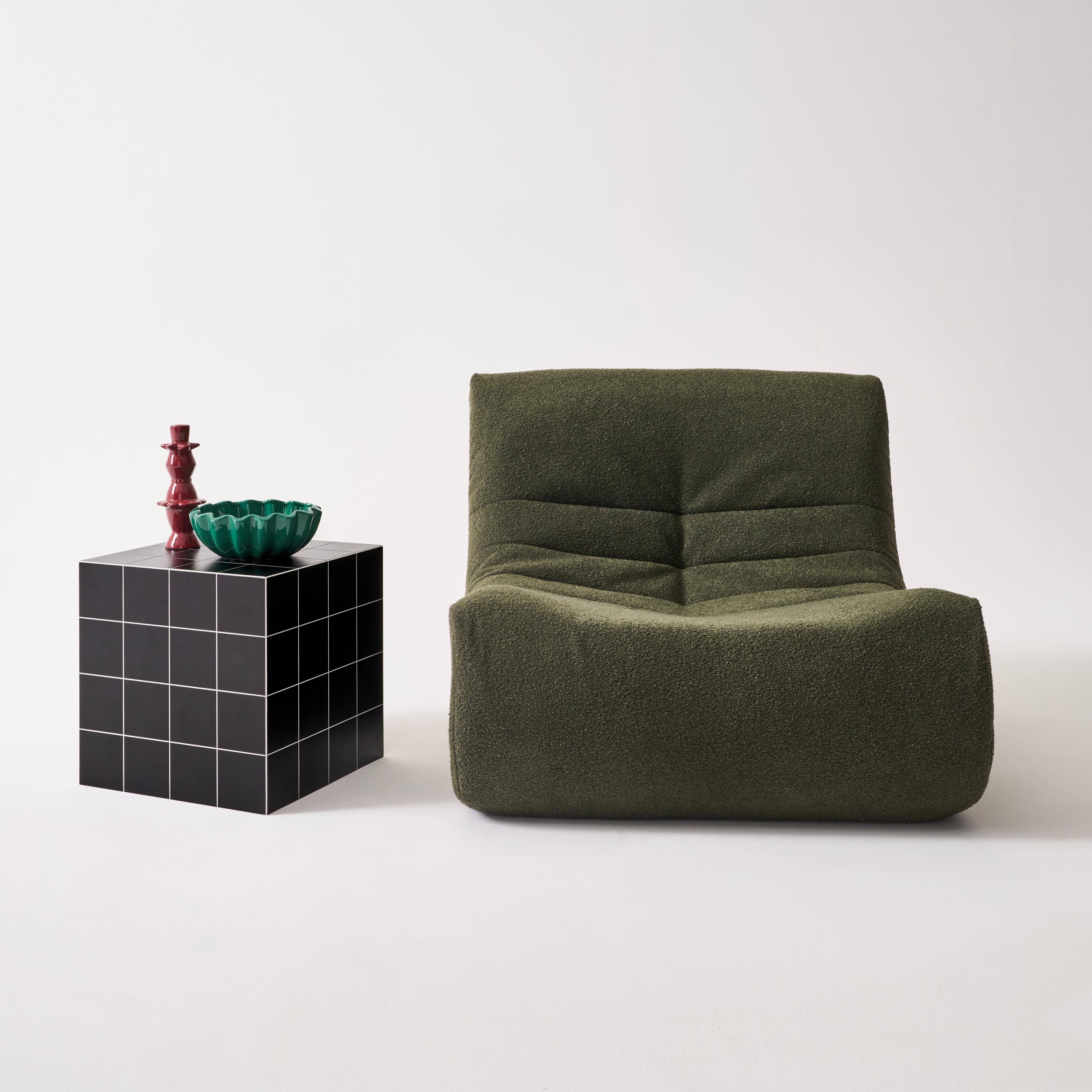 Table basse, table d'appoint cubique imitation carreaux de ciment noir 40x40cm - Kubeeek Photo2
