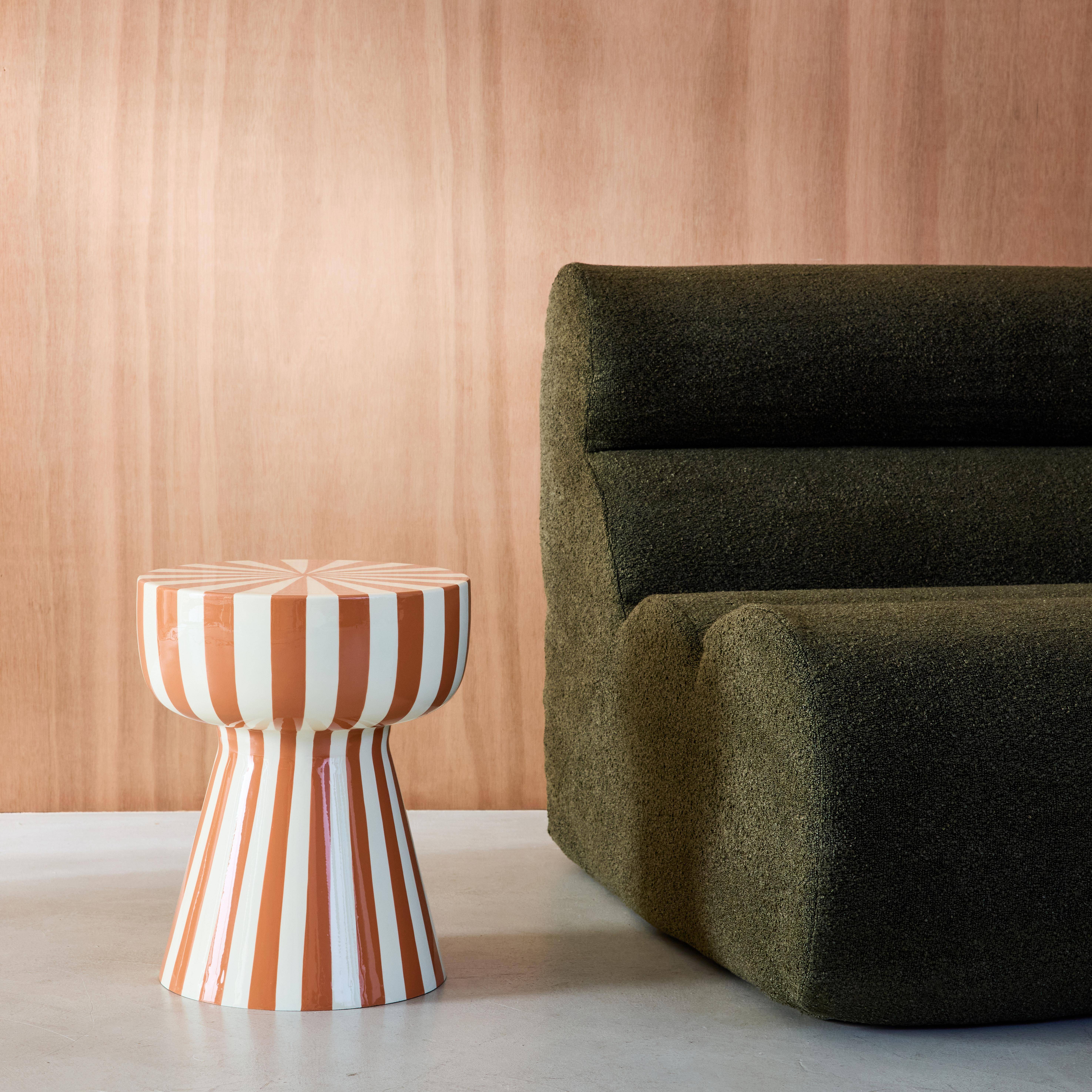 Bijzettafel, nachtkastje, geëmailleerd staal gestreept terracotta en wit Ø34 x H41cm - Ziggy Photo1