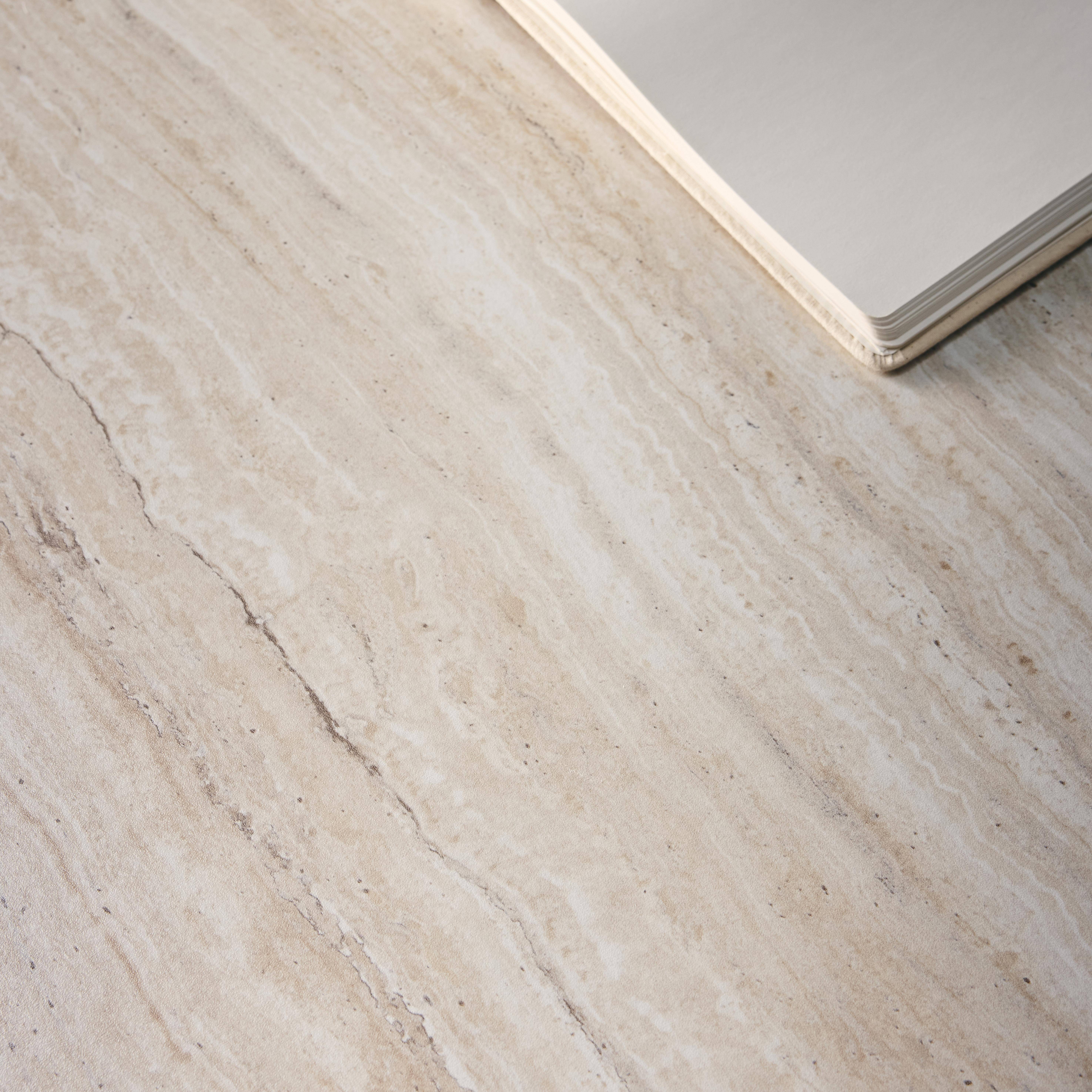 Quadratischer Couchtisch mit Travertinlook 80 x 80 cm - Tilos,sweeek,Photo3