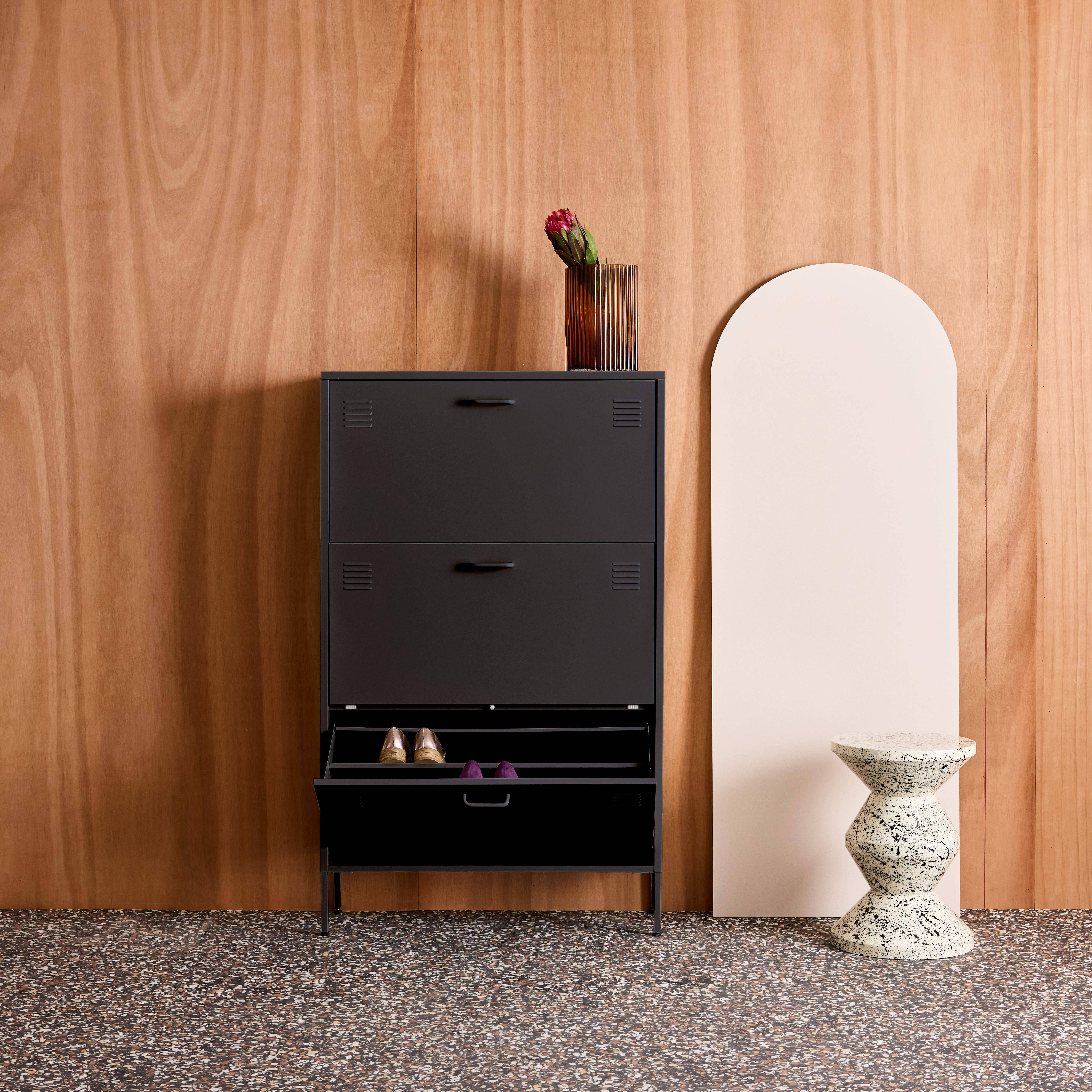 Sapateira industrial de metal com 3 gavetas Preto - 80x26x130 cm,sweeek,Photo2