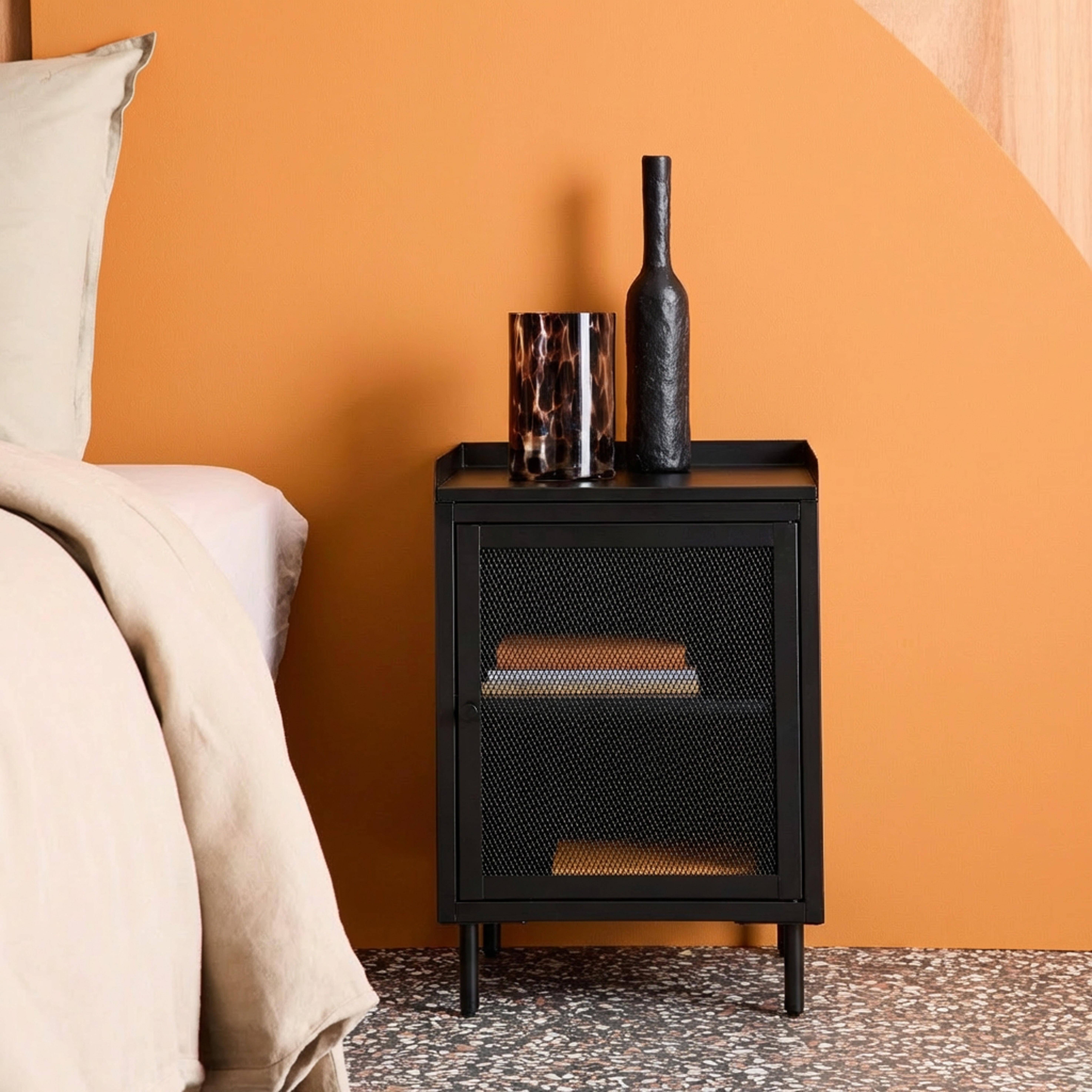 Lot de 2 tables de chevet industrielles métal noir 1 porte grillagée, 40 x 37 x 58,5 cm - Ohio Photo3