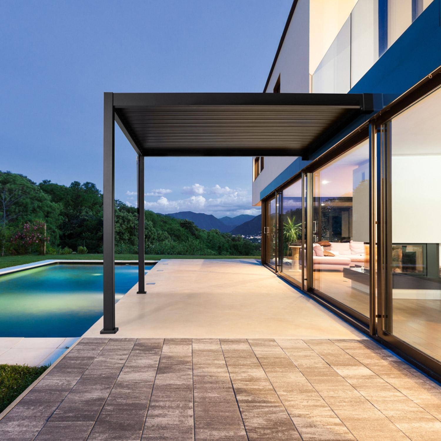 Pergola bioclimatique aluminium anthracite adossée lames orientables 4x3m Triomphe ,sweeek,Photo2