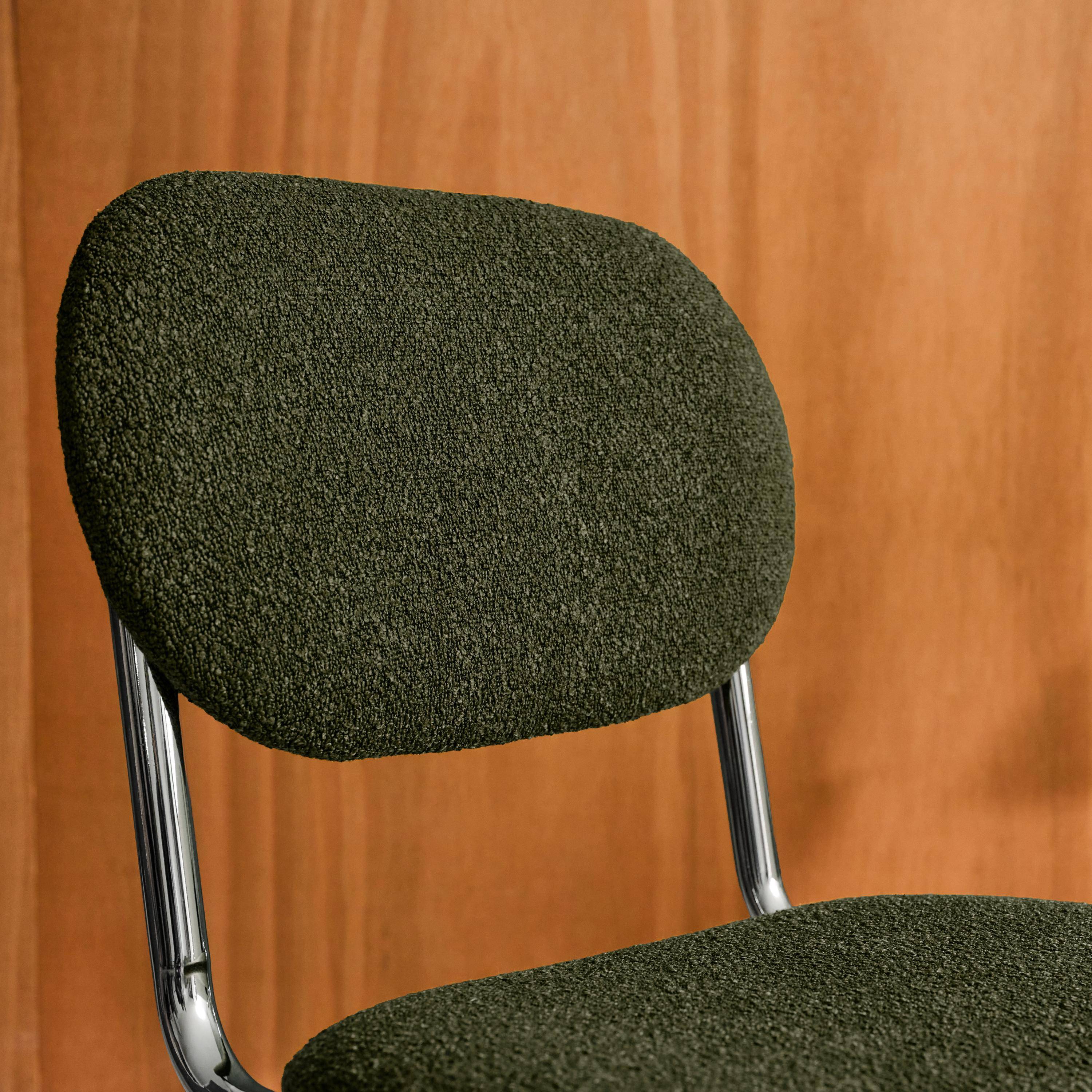 Lot de 2 chaises cantilever arrondie métal, bouclette texturée kaki et pieds chromés - L 47 x P 54.5 x H 81cm - Maloa,sweeek,Photo4