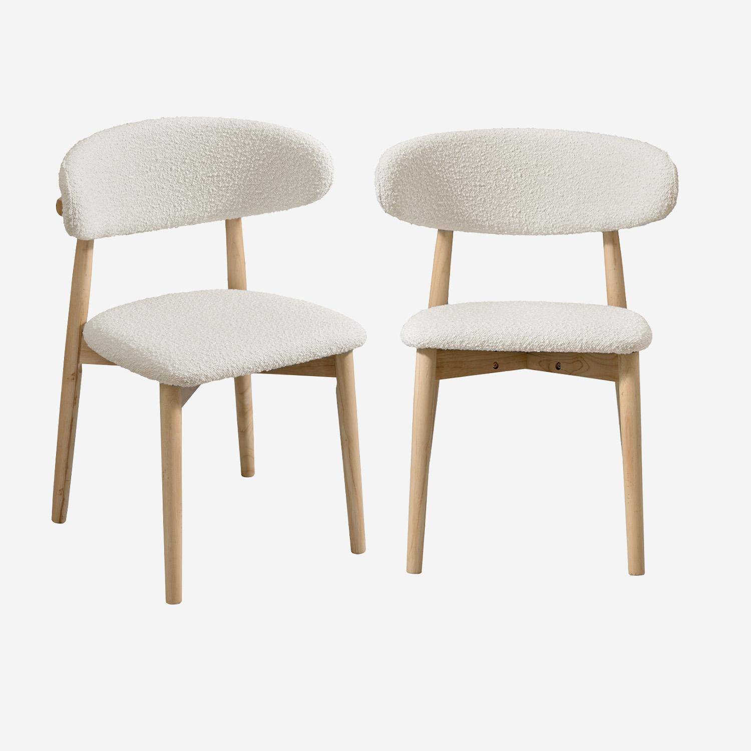 Lot de 2 chaises en bois d'hévéa naturel et tissu bouclette blanc crème  Photo1