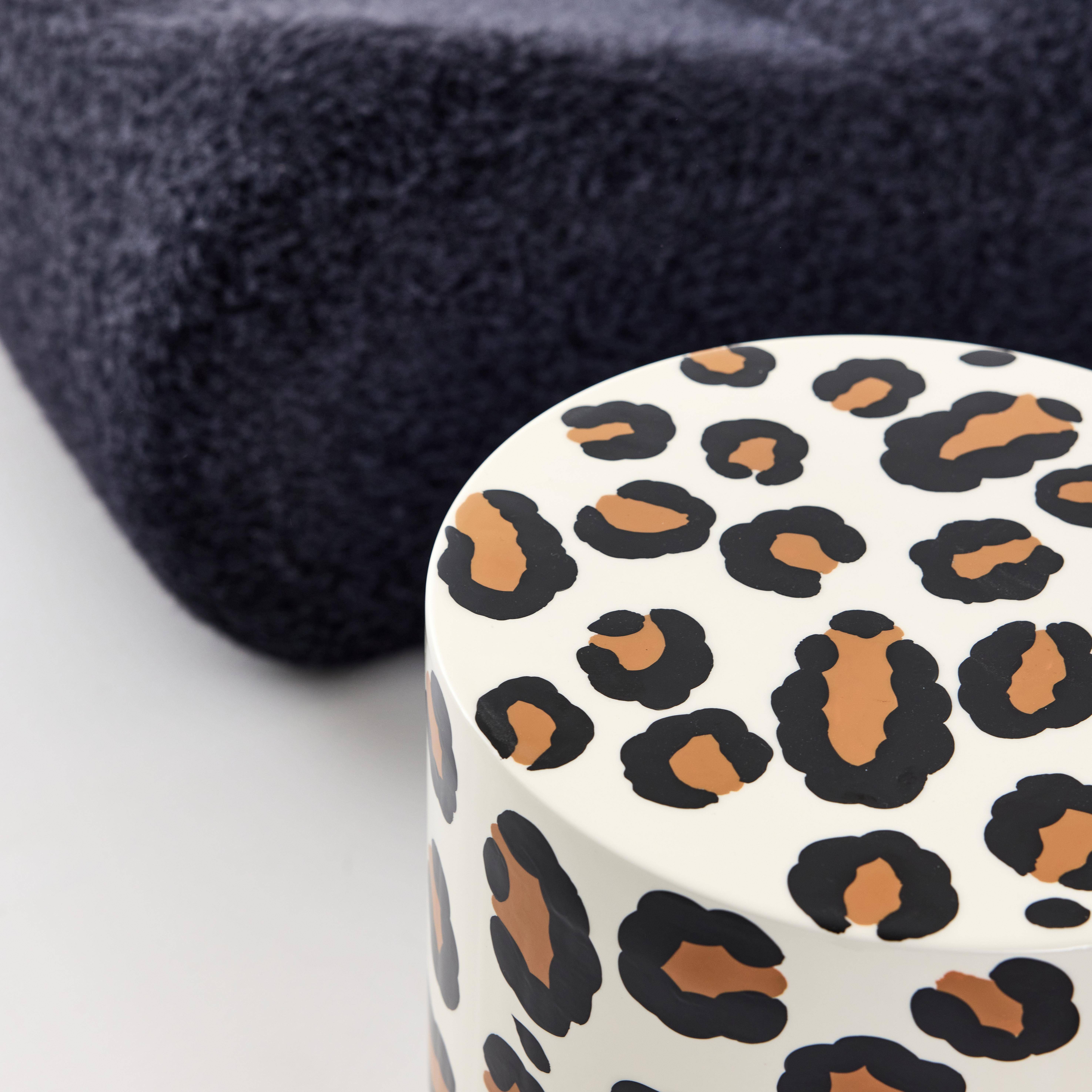 Bijzettafel, nachtkastje van geëmailleerd staal, luipaardmotief Ø33 x 46cm - Noko,sweeek,Photo5