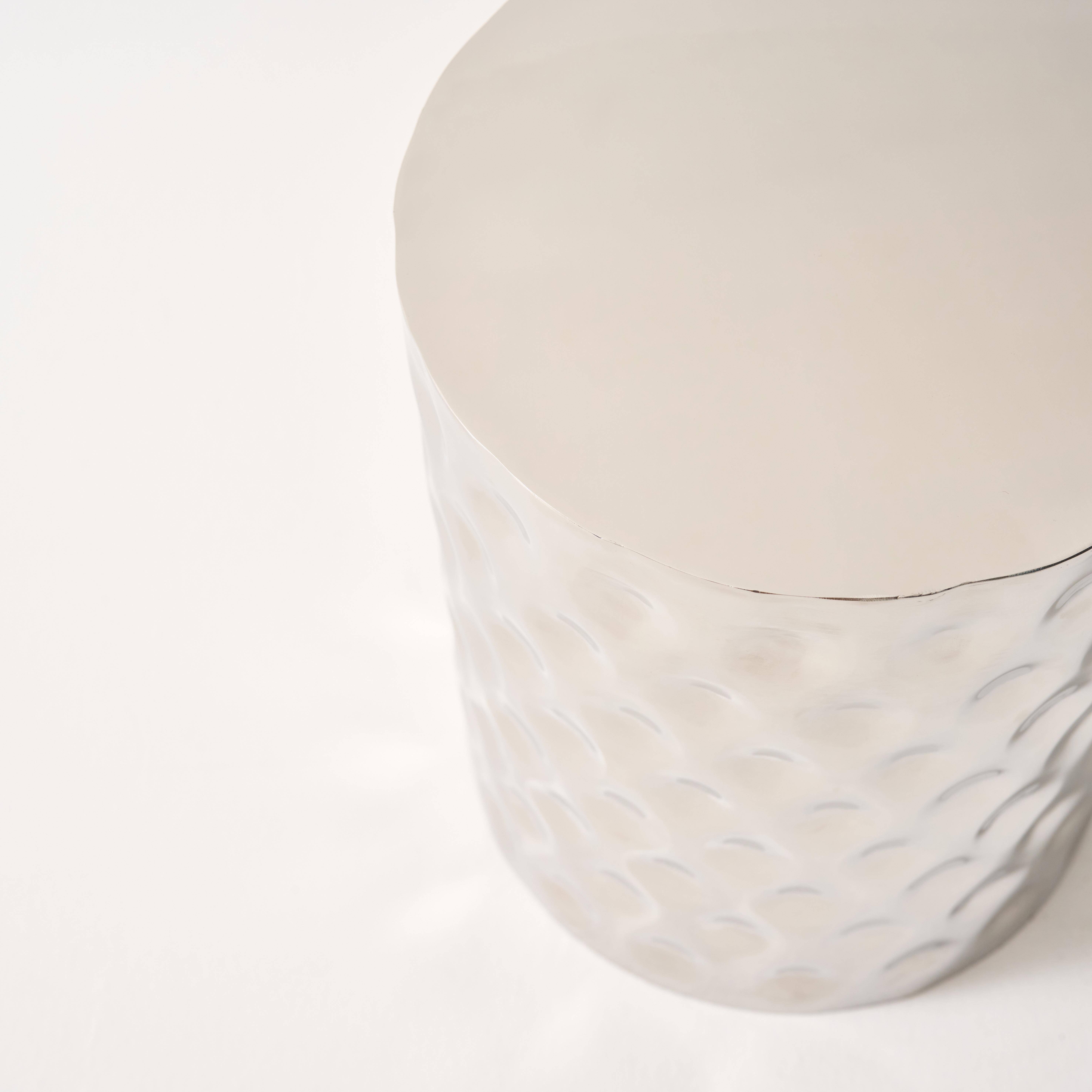 Side table, end table, bedside table in chrome-plated enameled steel Ø33 x H 41cm, Mira, Pearl Grey, 33x33x41 cm Photo5