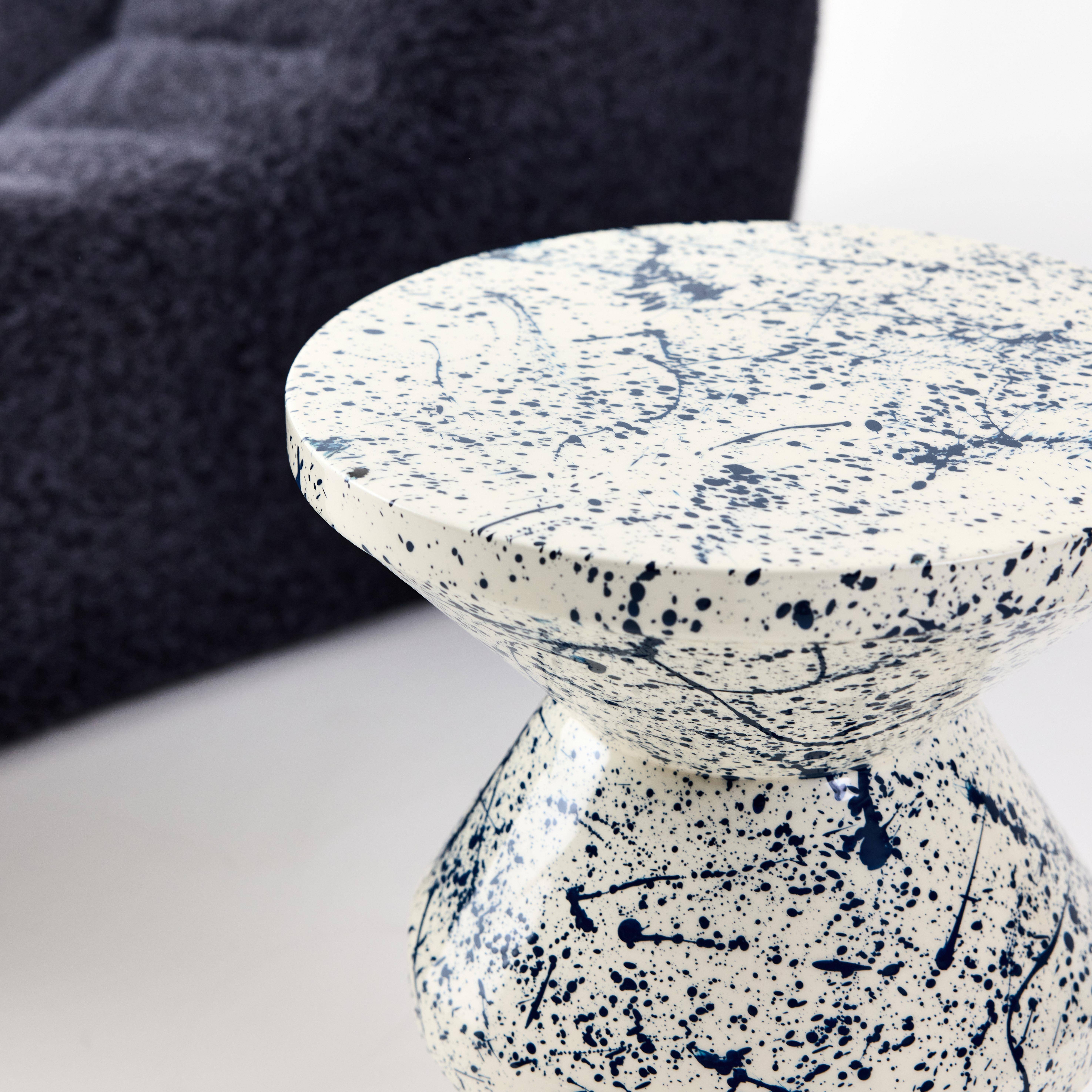 Side table, end table, bedside table, enamelled steel with speckled pattern, Blue, Ø33 x H 47cm - Zina | sweeek Photo4