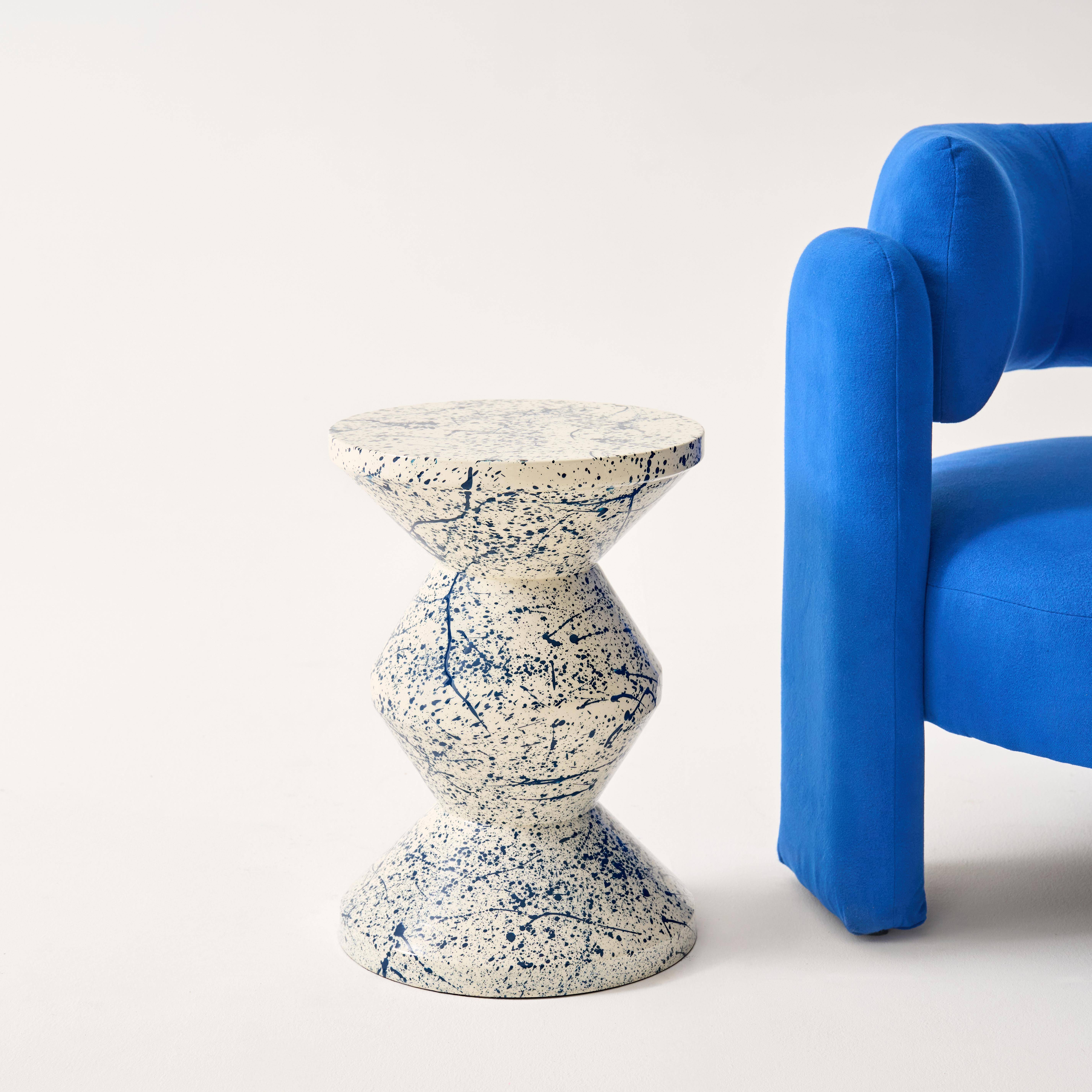 Mesa auxiliar, mesita de noche de acero esmaltado, diseño moteado, Zina, Azul, 33x33x47 cm Photo3