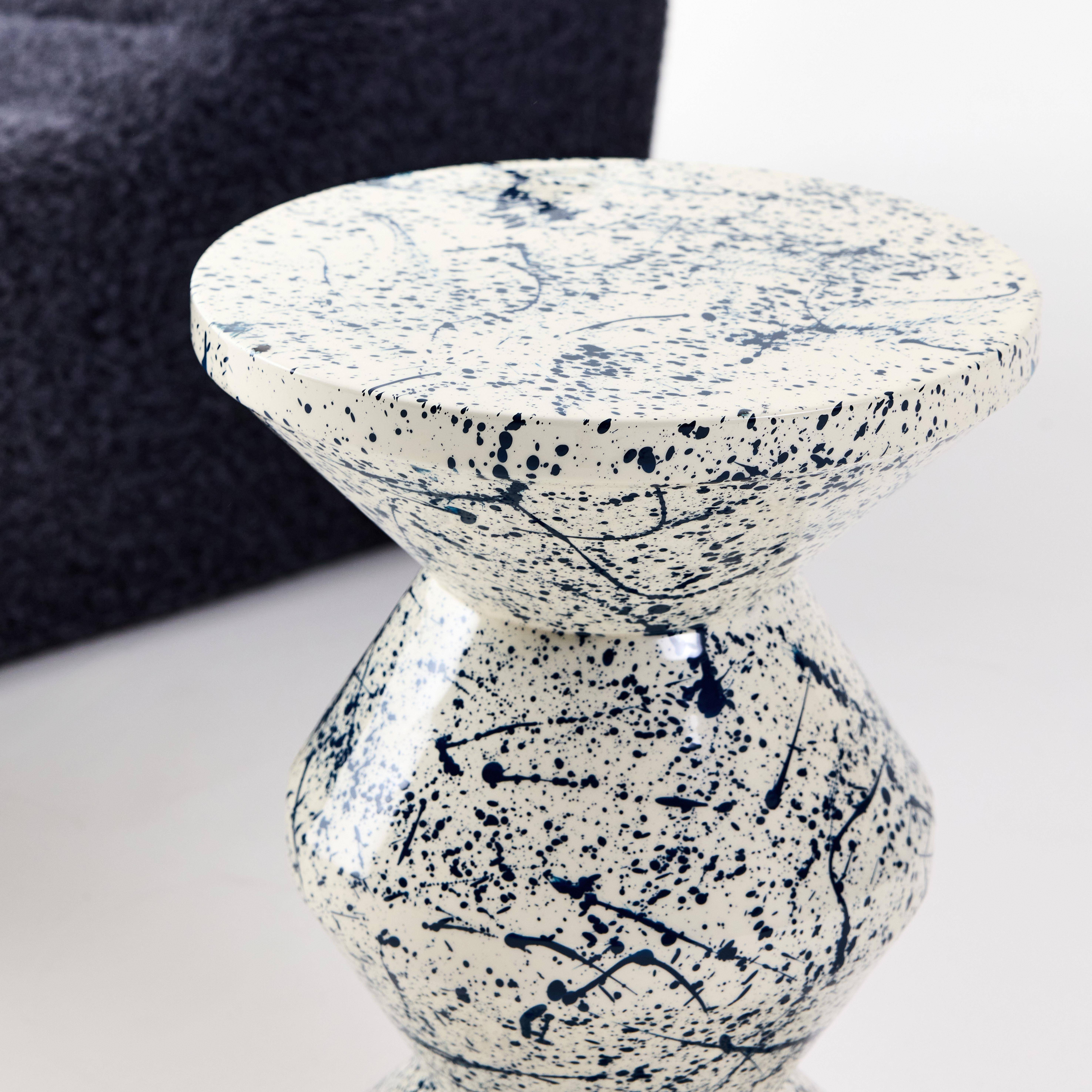 Side table, end table, bedside table, enamelled steel with speckled pattern, Blue, Ø33 x H 47cm - Zina | sweeek Photo2