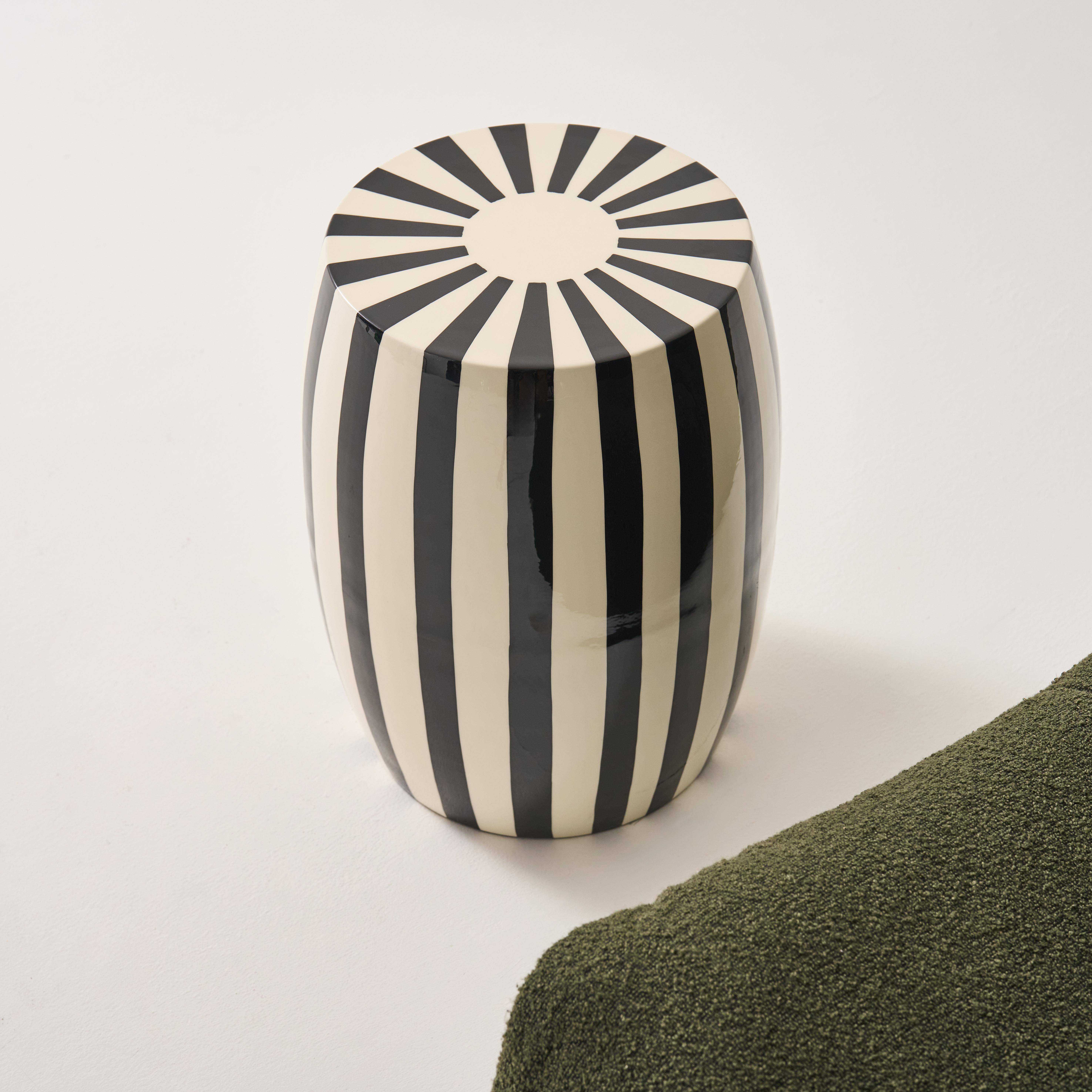 Stolik pomocniczy, stolik boczny, stolik nocny z emaliowanej stali czarno-białej Ø35 x wys. 46cm - Mizzy Photo4