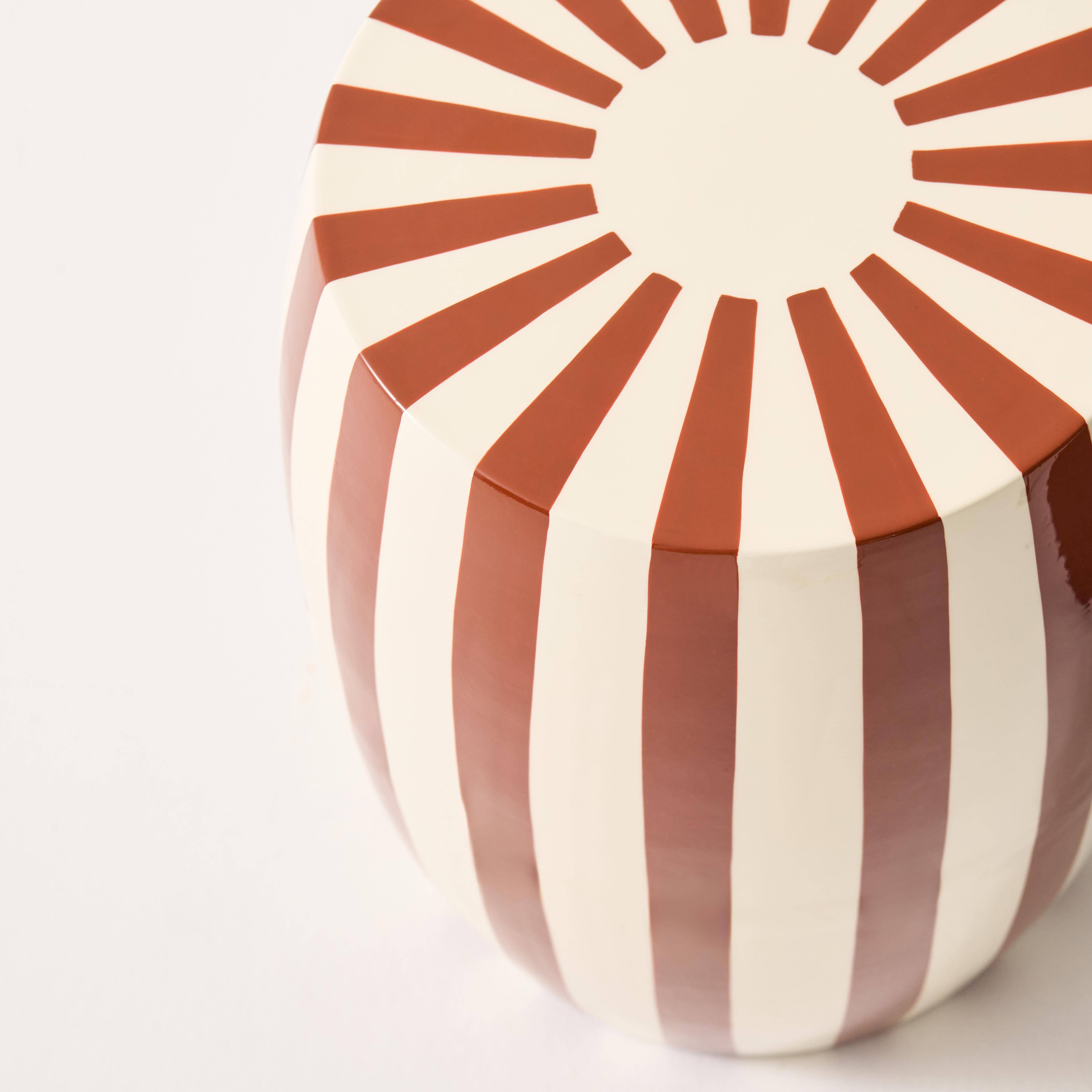 Mesa auxiliar, mesa de noche de acero esmaltado, rayas bicolores Marrón - 35x35x46 cm Photo5