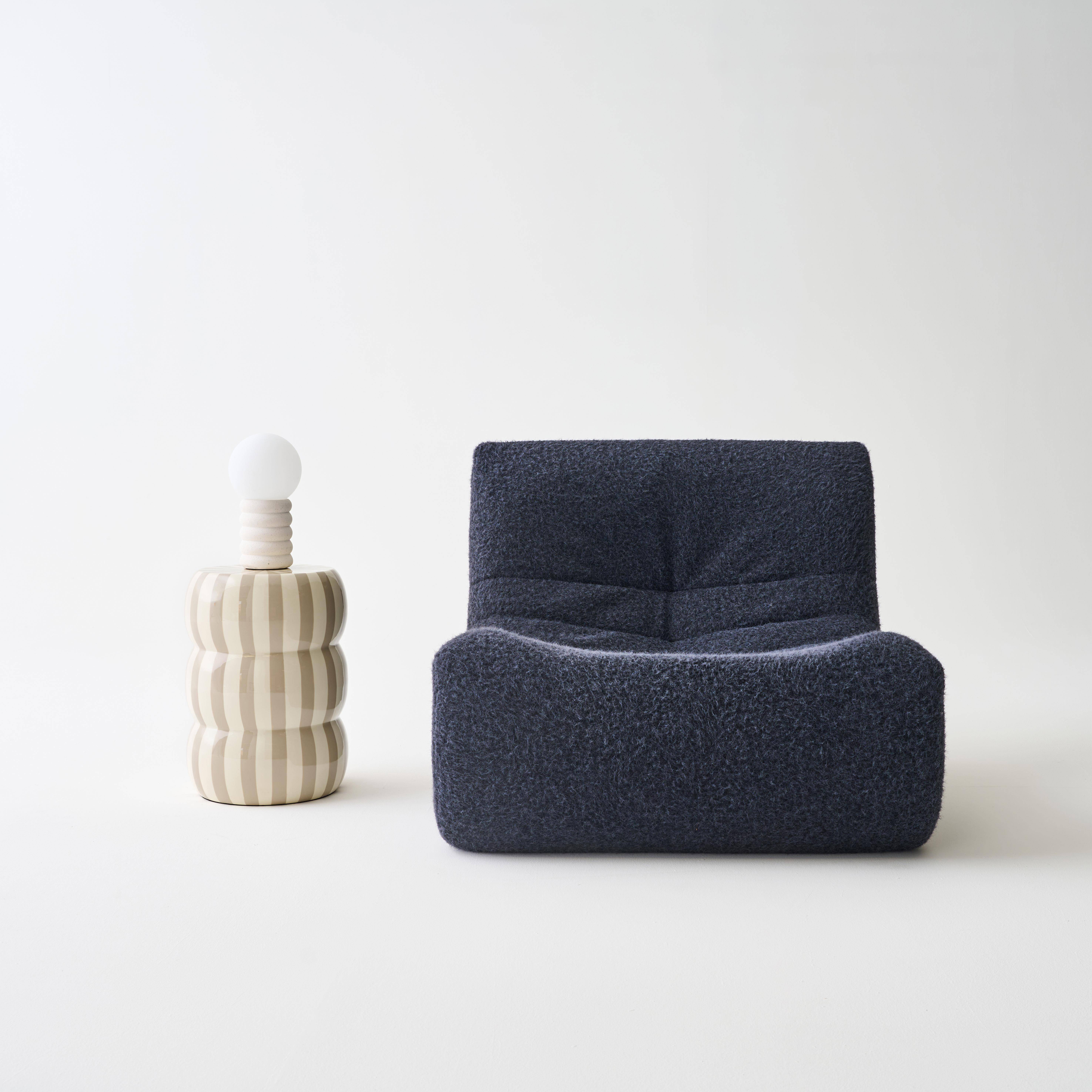 Beistelltisch, Sofaende, Nachttisch aus emailliertem Stahl, beige und weiß Ø 33 x H 46 cm - Loli Photo1