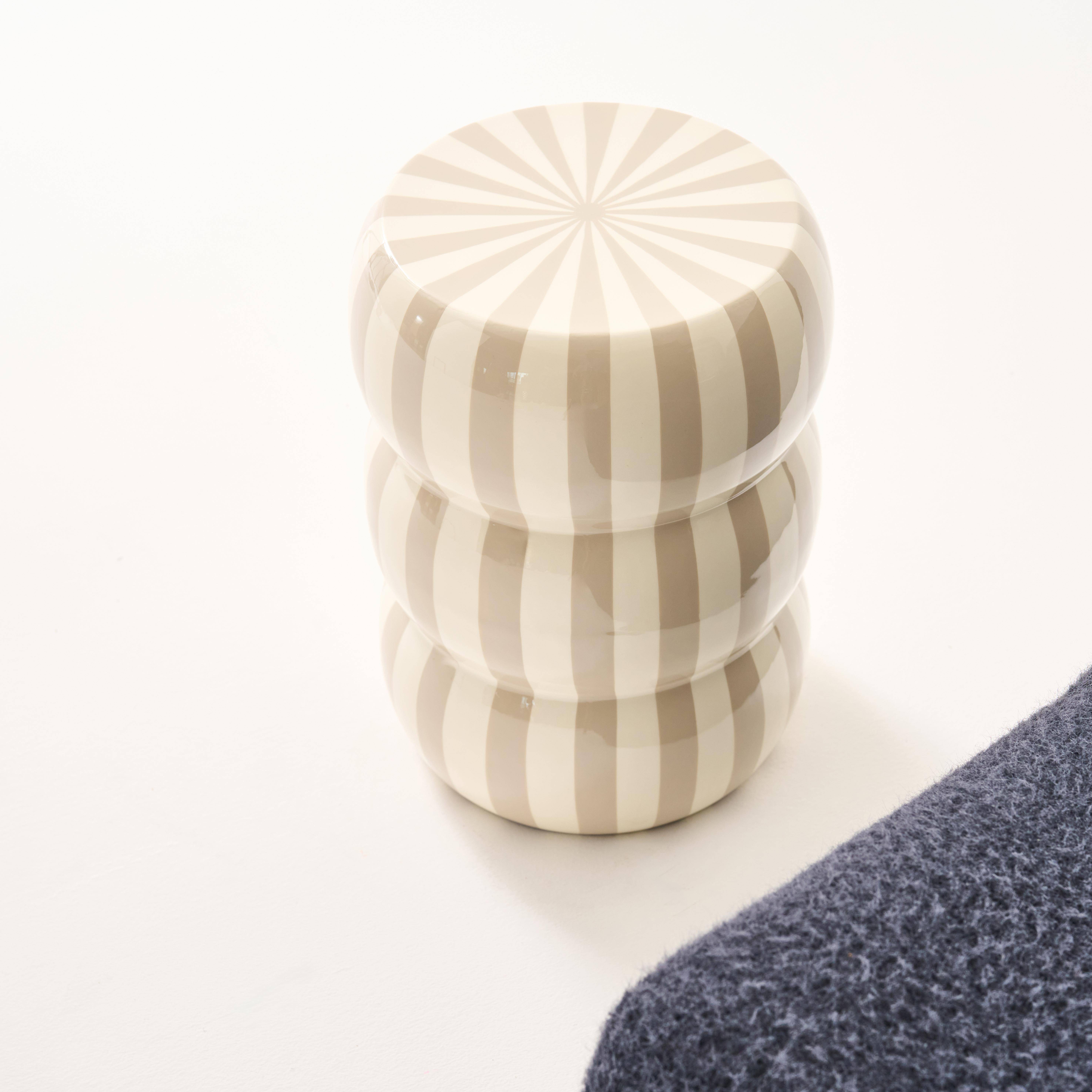 Beistelltisch, Sofaende, Nachttisch aus emailliertem Stahl, beige und weiß Ø 33 x H 46 cm - Loli,sweeek,Photo4