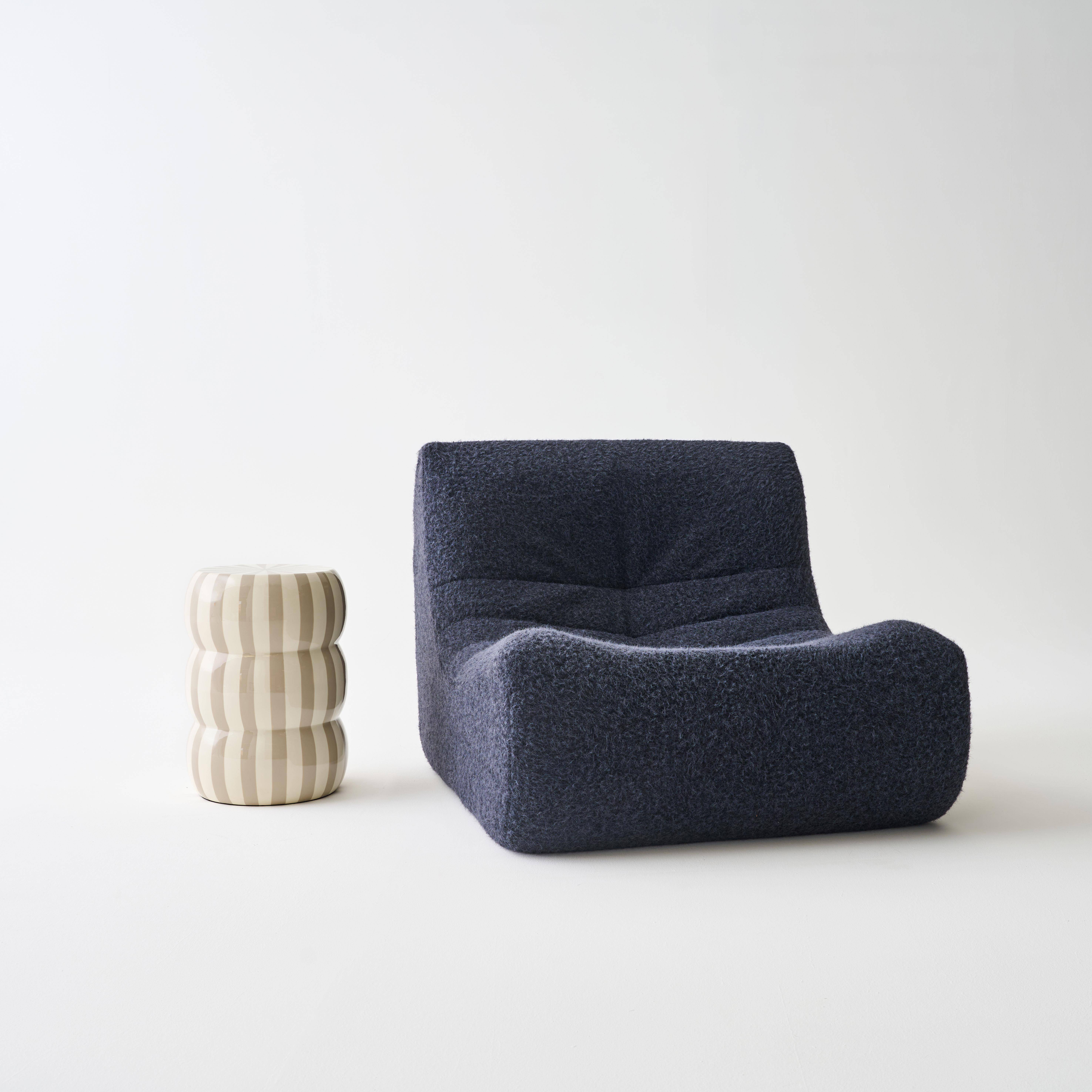 Beistelltisch, Sofaende, Nachttisch aus emailliertem Stahl, beige und weiß Ø 33 x H 46 cm - Loli Photo2