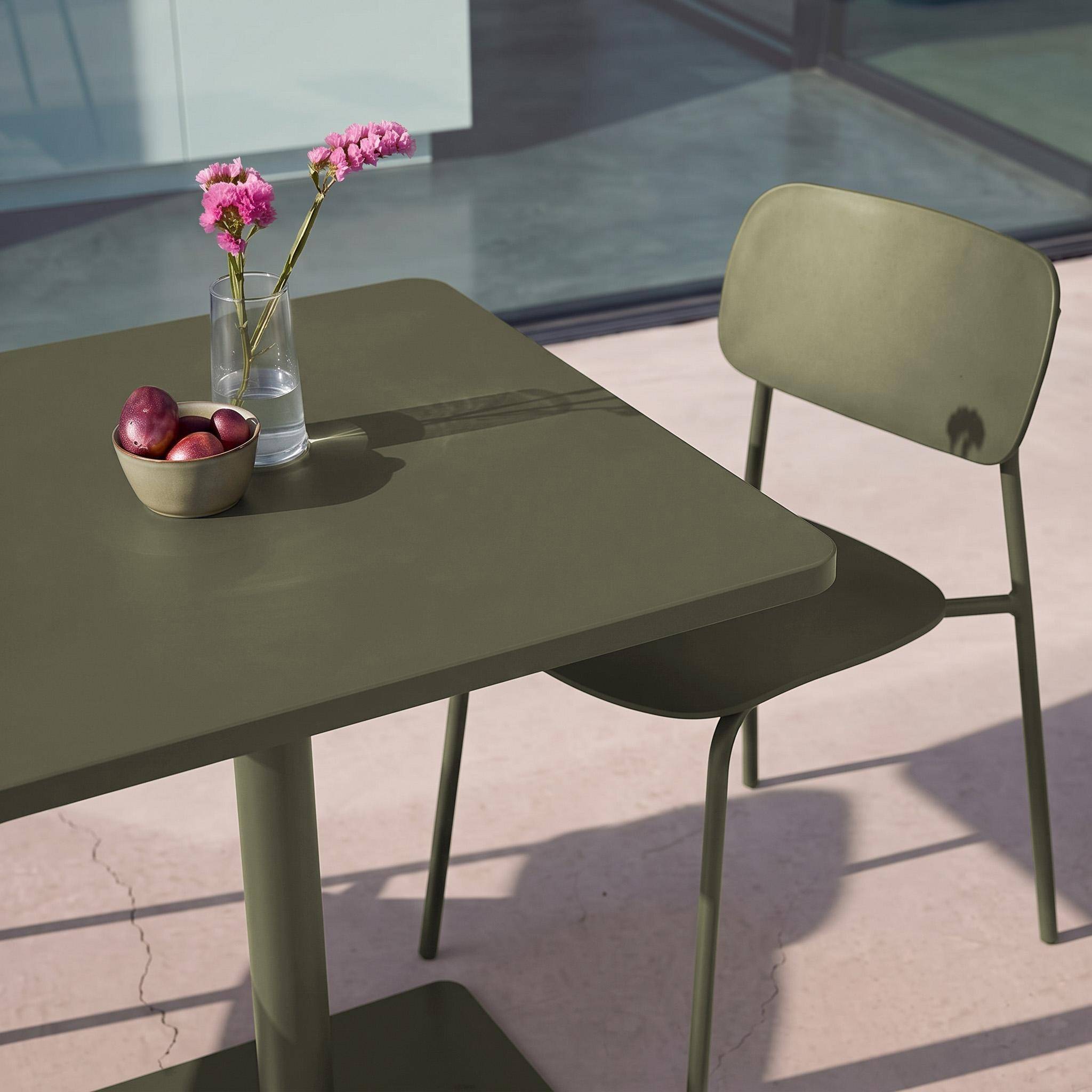 Conjunto de jardim com mesa bistrô quadrada de aço com 2 cadeiras Verde caqui - 70x70x73 cm Photo2