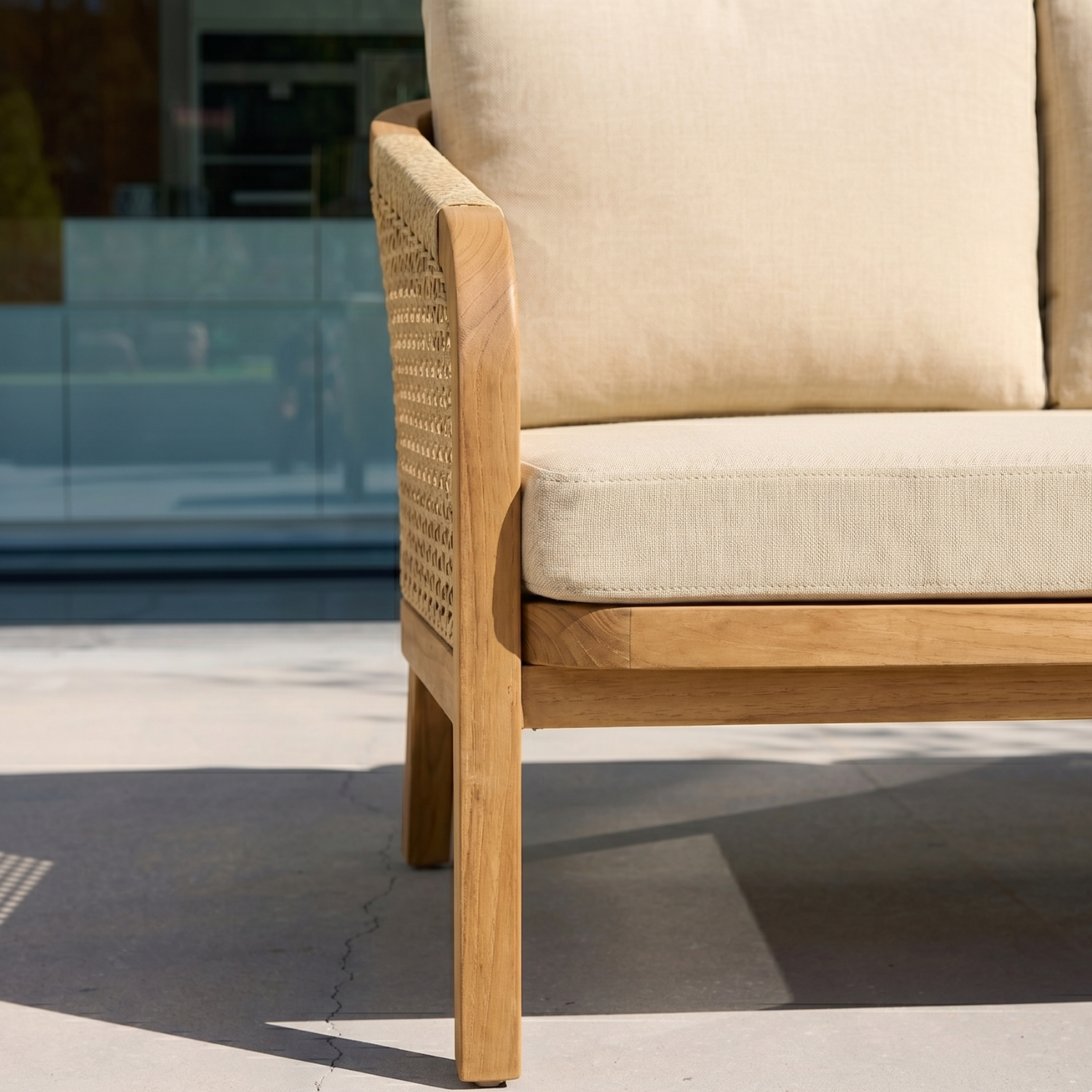 3-Sitzer Outdoor-Sofa aus Akazienholz und Seilbespannung mit beigen Stoffkissen - Parana,sweeek,Photo2