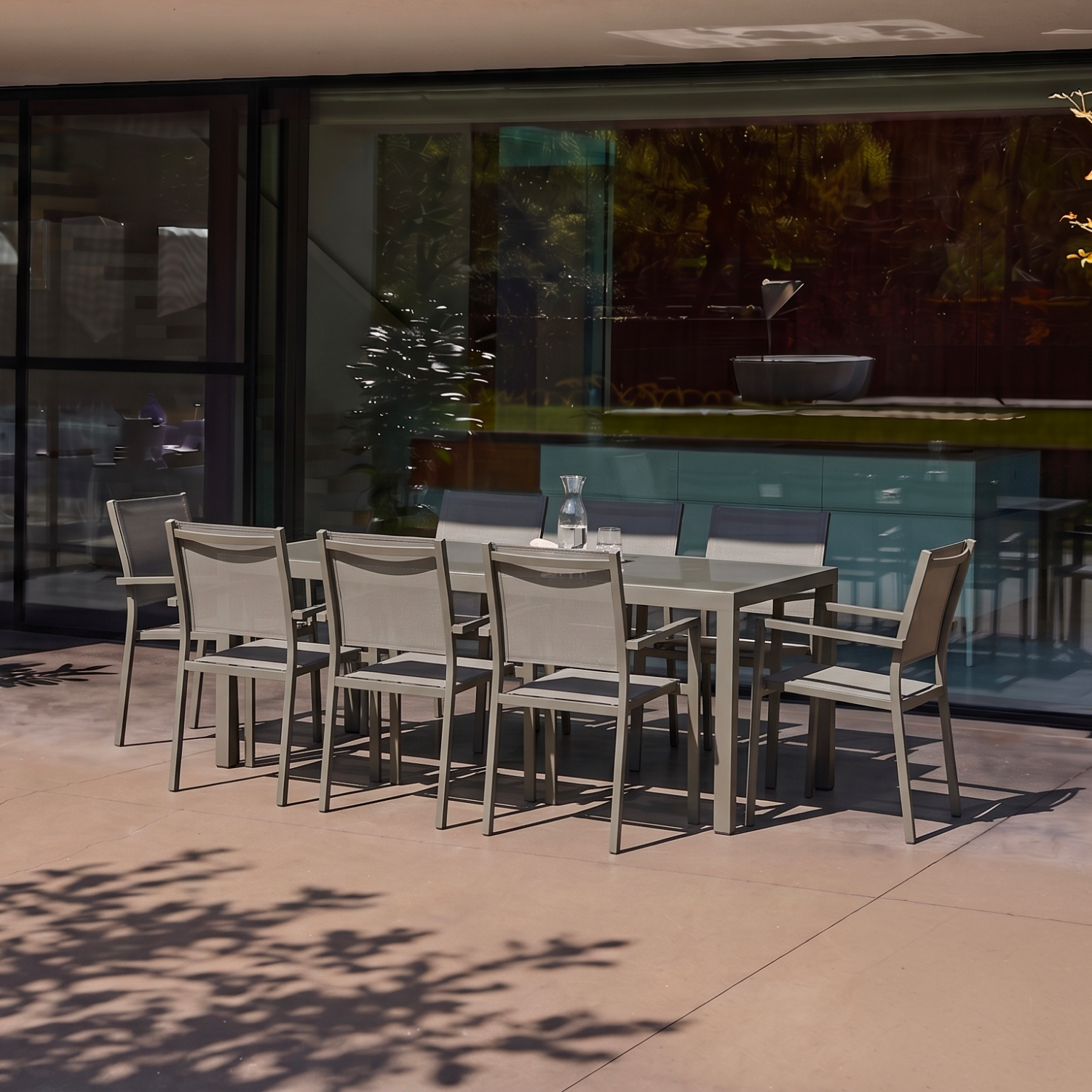 Table de jardin aluminium + 8 assises - Capua 180cm - kaki - 8 places - 1 grande table rectangulaire, 8 fauteuils empilables Photo1
