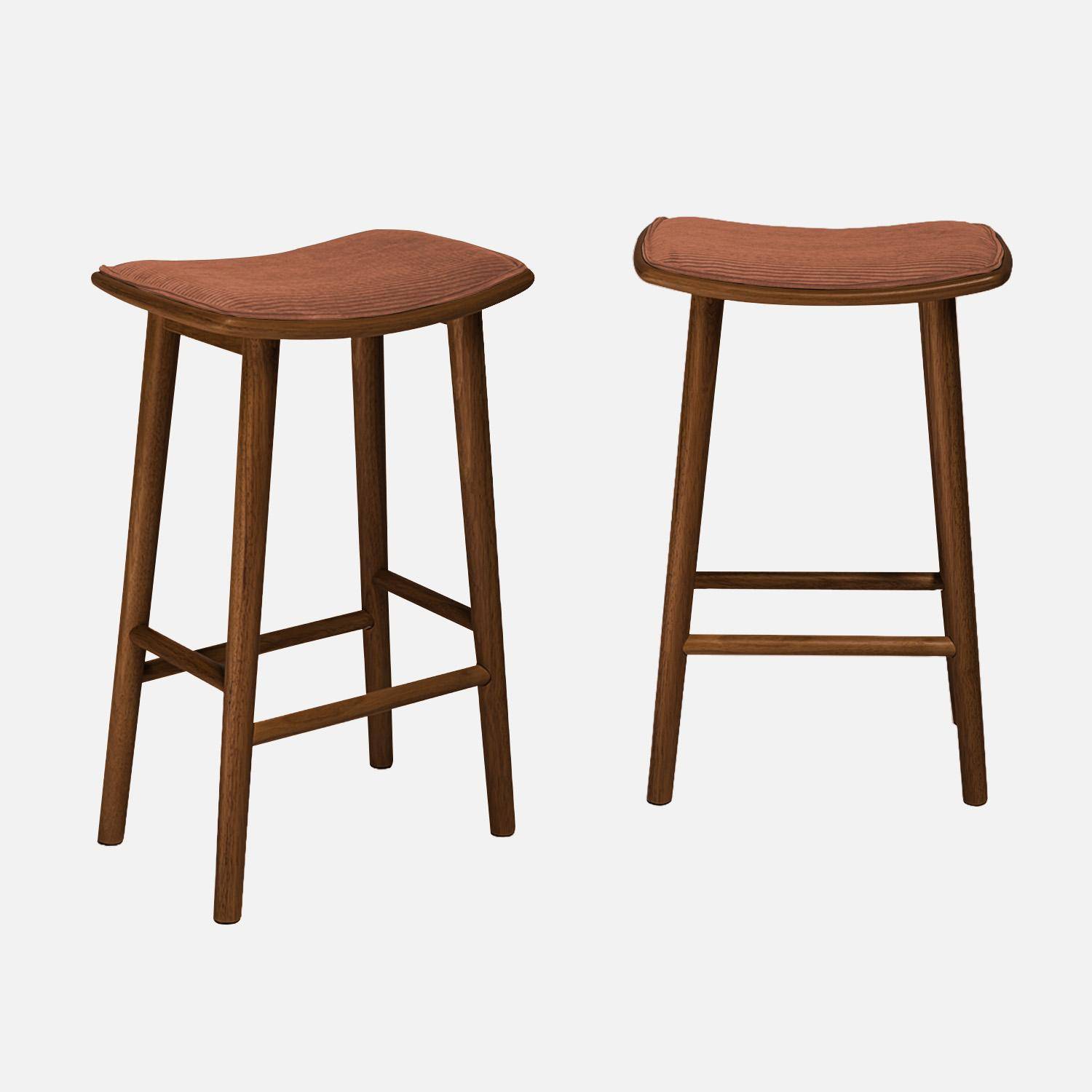 Lot de 2 tabourets de bar vintage bois d'hévéa noyer et velours côtelé terracotta - 46,5 x 31 x 70 cm - Louna Photo1