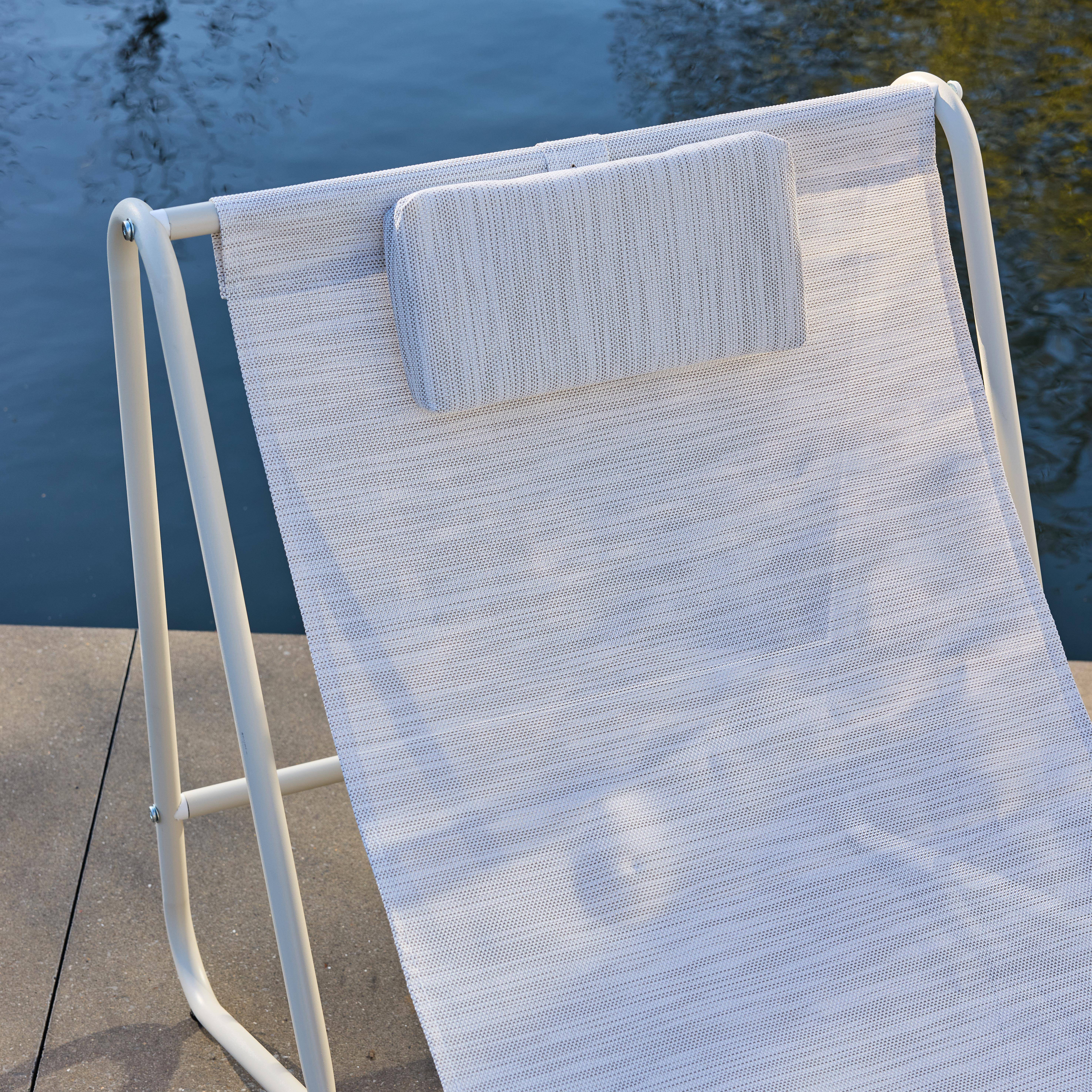 Set aus 2 beigen Liegesesseln mit rundem Tisch, Stahl und Textilene - Salina,sweeek,Photo4