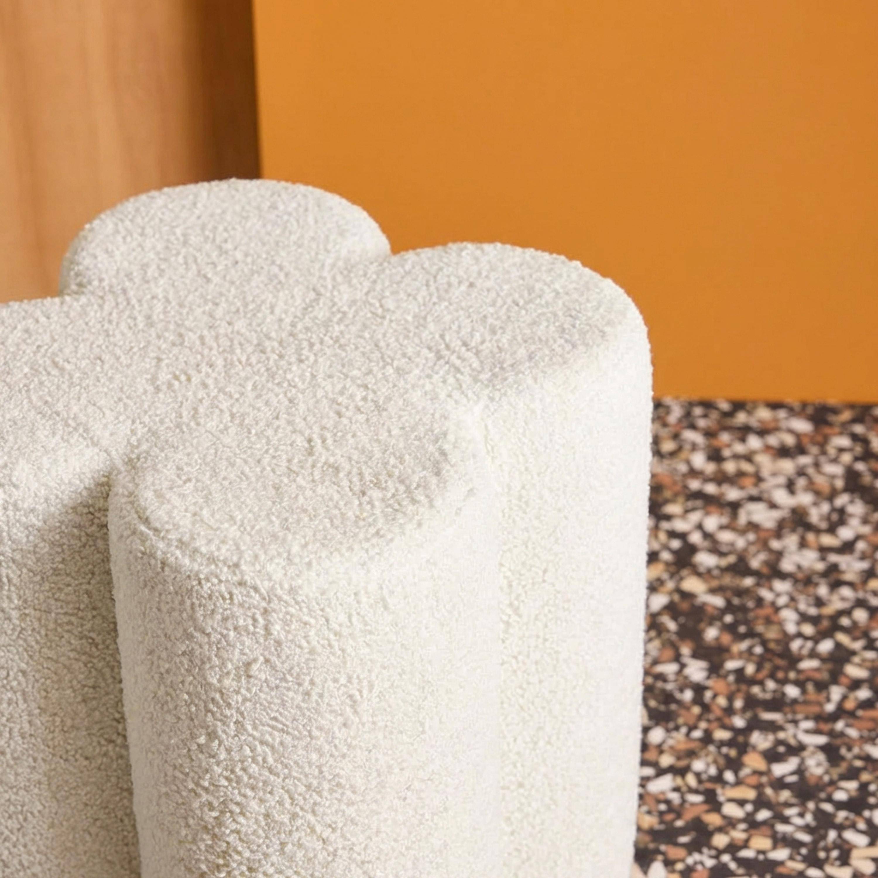 Klavervormige poef/kruk bouclé wit Ø38 x H 40cm - Clover Photo3