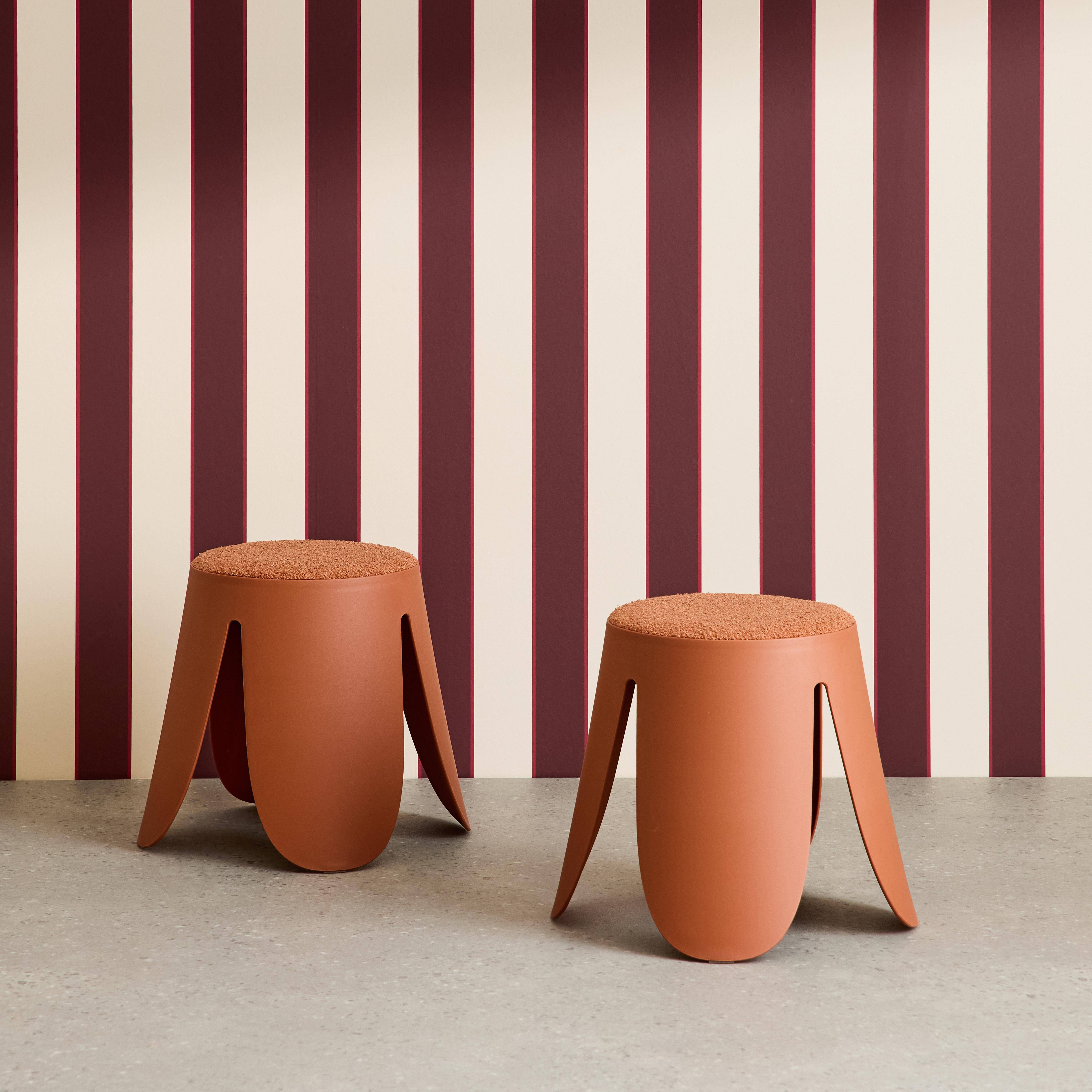 Zestaw 2 stołków dla dzieci z polipropylenu i teksturowanej tkaniny bouclé kolor terakota – Niki Kids Photo2