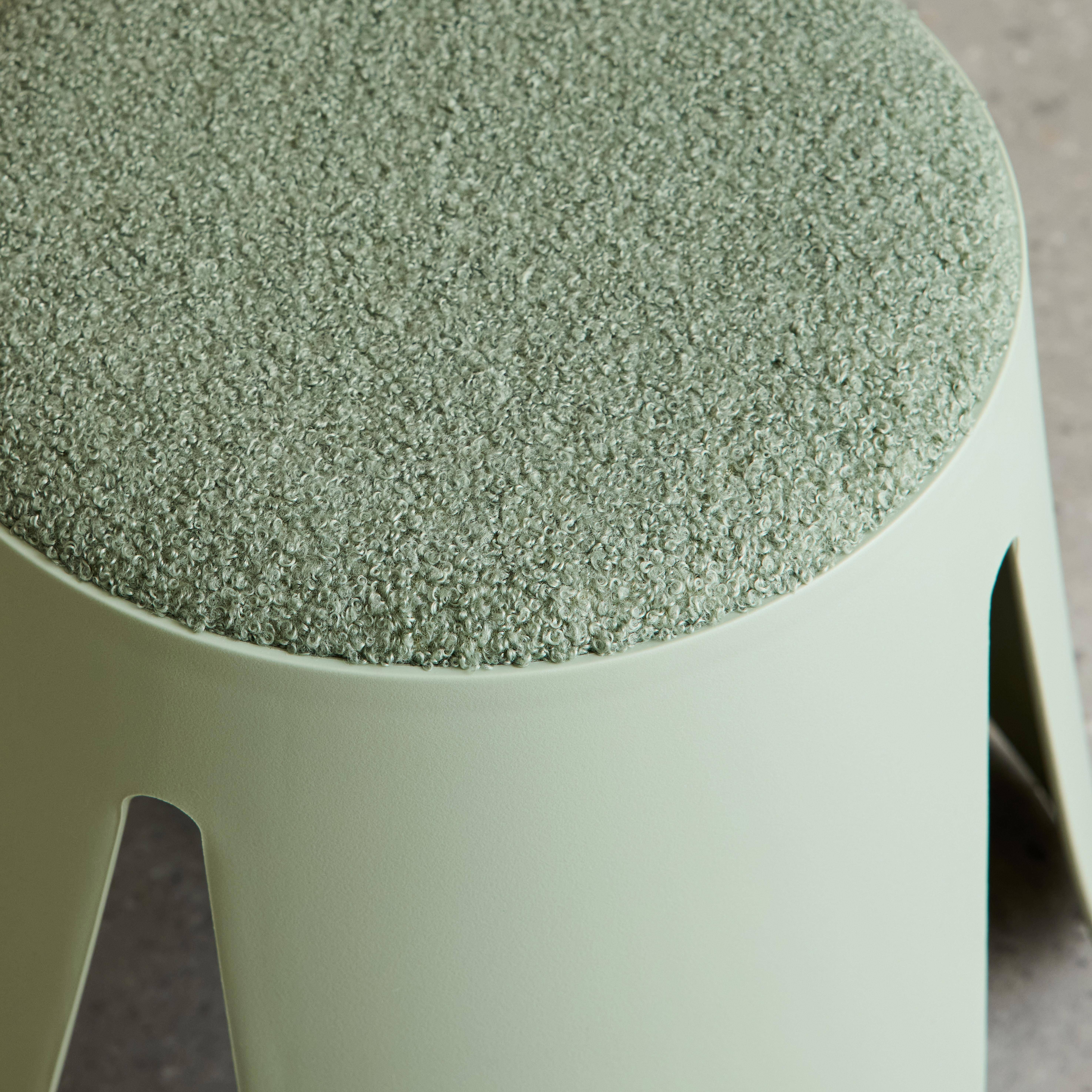 Zestaw 2 stołków dla dzieci z polipropylenu i teksturowanej tkaniny bouclé kolor seledynowy – Niki Kids,sweeek,Photo2