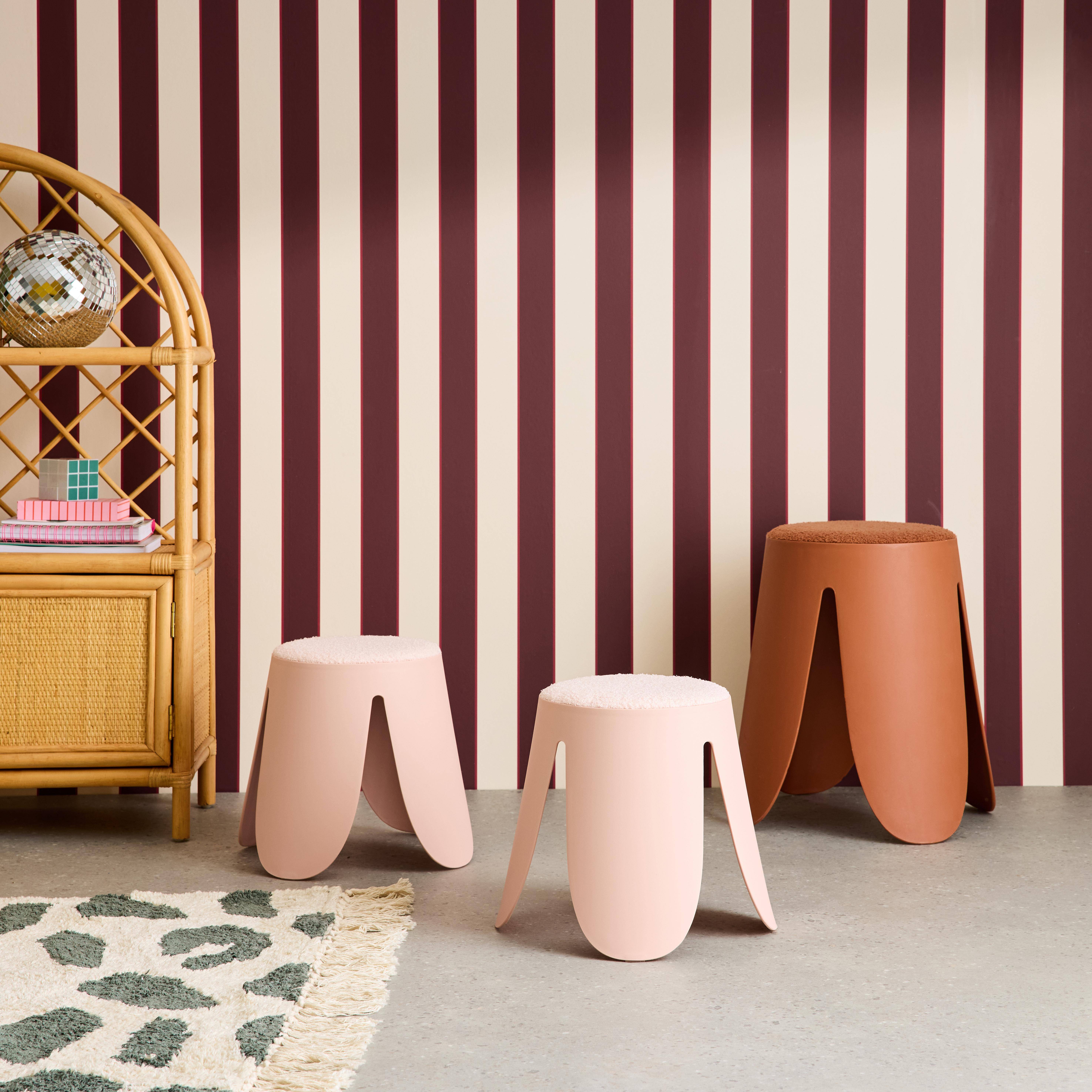 Zestaw 2 stołków dla dzieci z polipropylenu i teksturowanej tkaniny bouclé kolor jasnoróżowy – Niki Kids Photo1