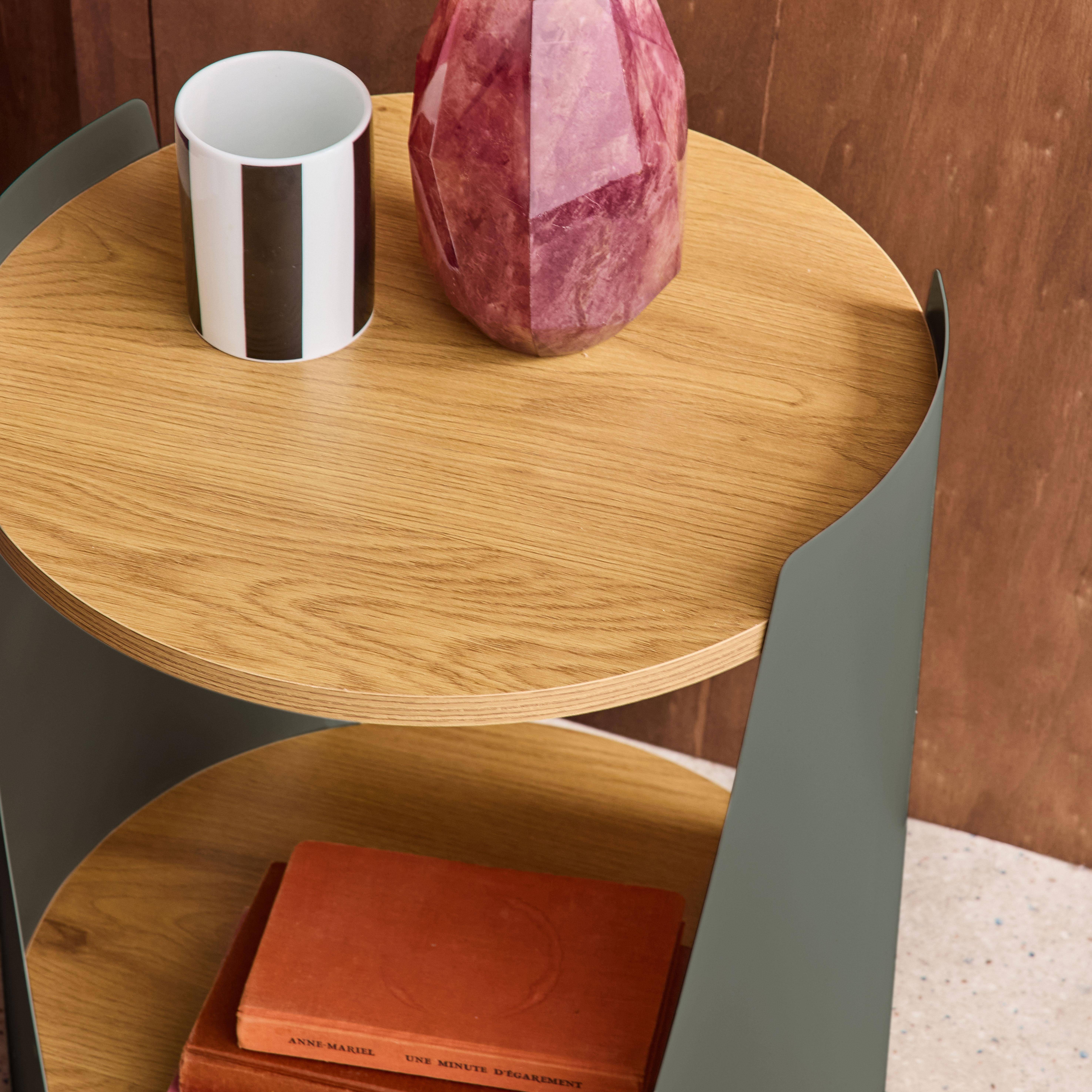 Table d'appoint métal courbé et décor bois avec roulettes vert - Molto,sweeek,Photo2