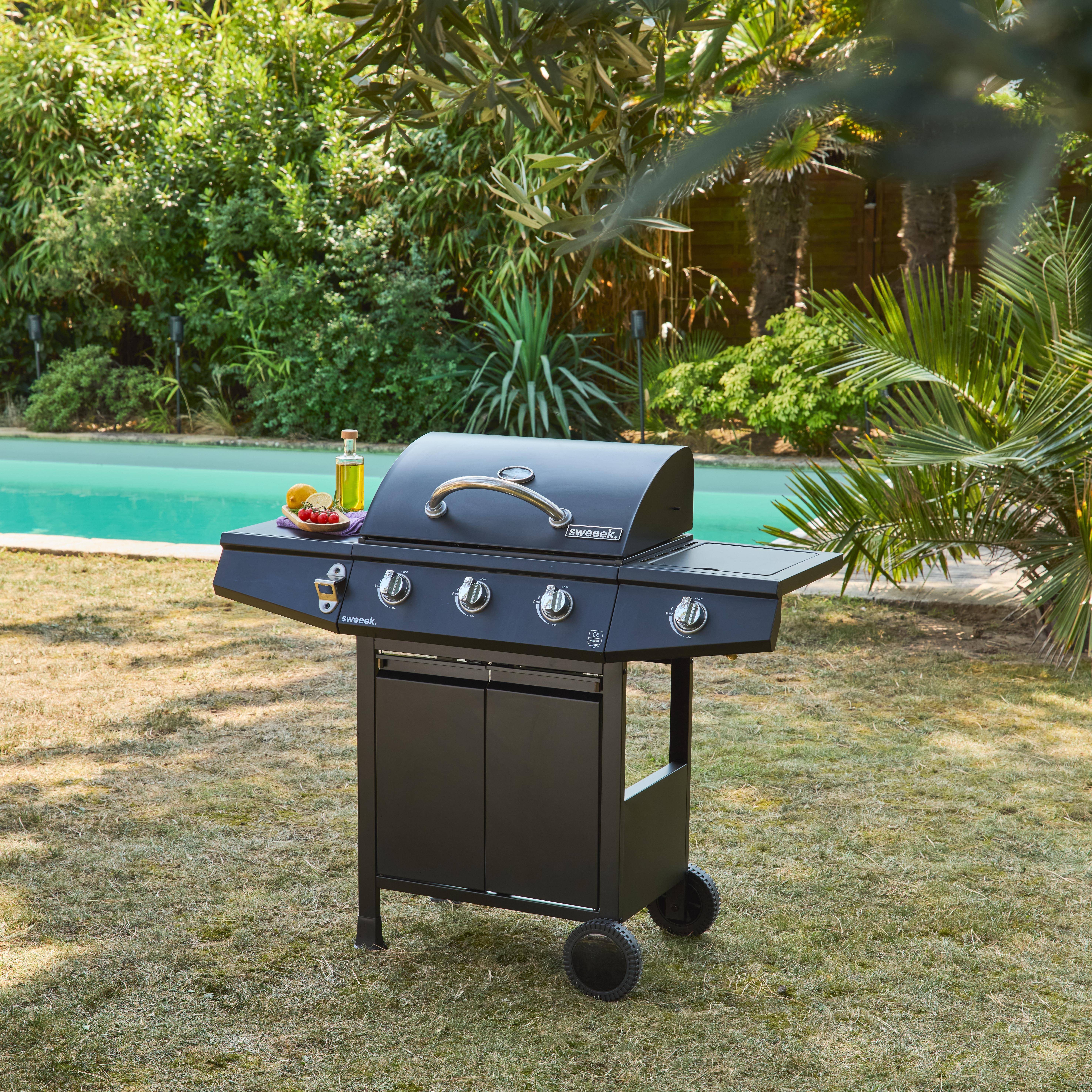 Barbecue a gas con 3 bruciatori e 1 bruciatore laterale Nero - 117.2x43.5x103 cm,sweeek,Photo2