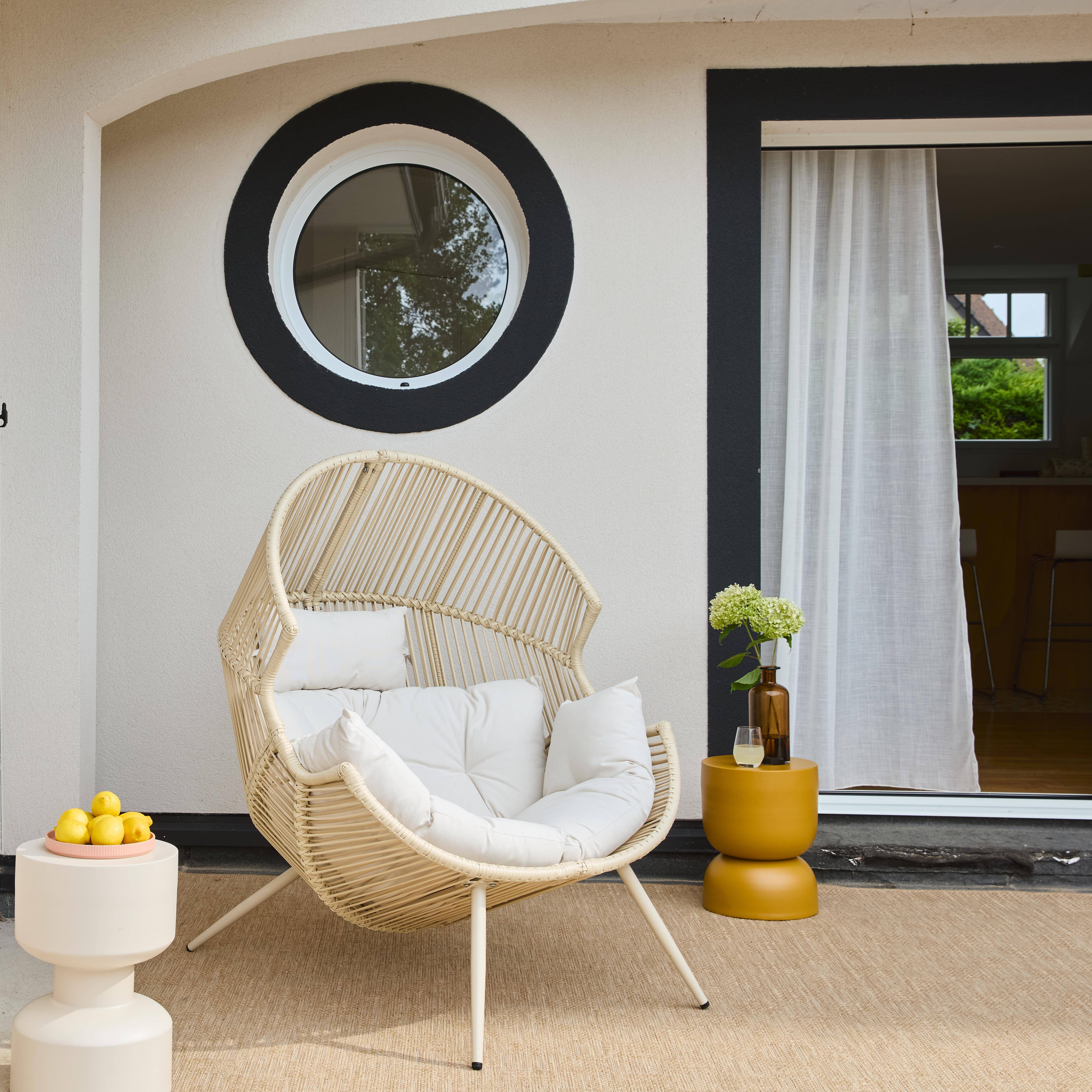 Garten-Ei-Sessel aus Stahl und Kunststoff beige