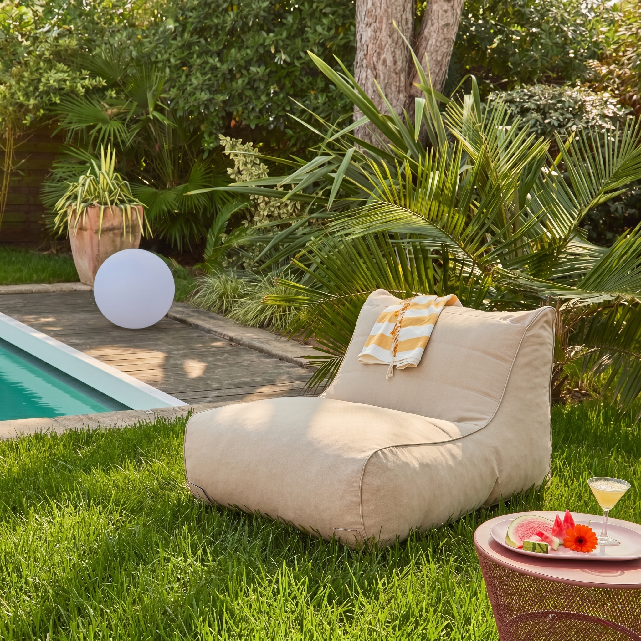 Puff de exterior en olefina Beige - 78x100x68 cm Photo1