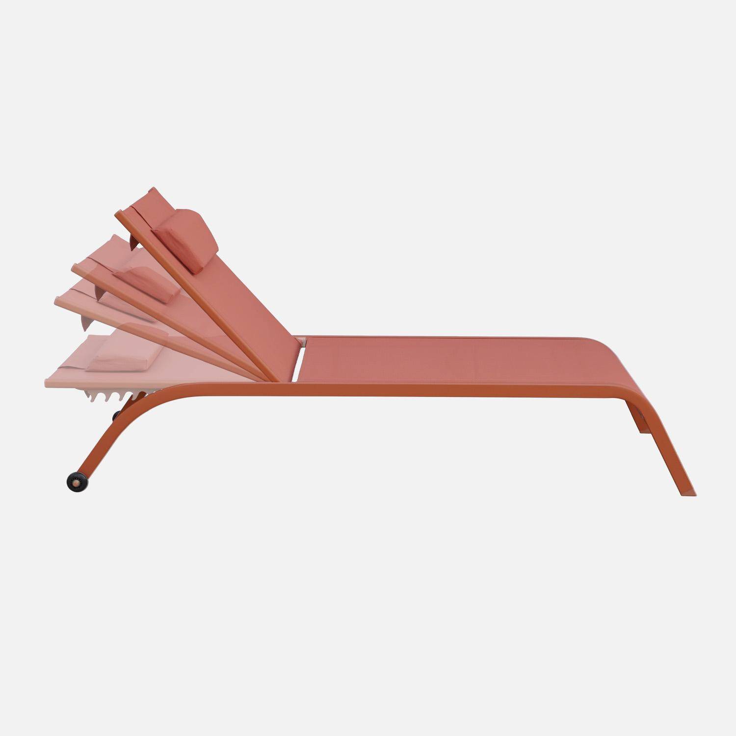 Ligstoelen met meerdere posities stapelbaar inclusief hoofdkussen en wieltjes (set van 2) terracotta 198 x 60,5 x 34cm - Ona,sweeek,Photo10