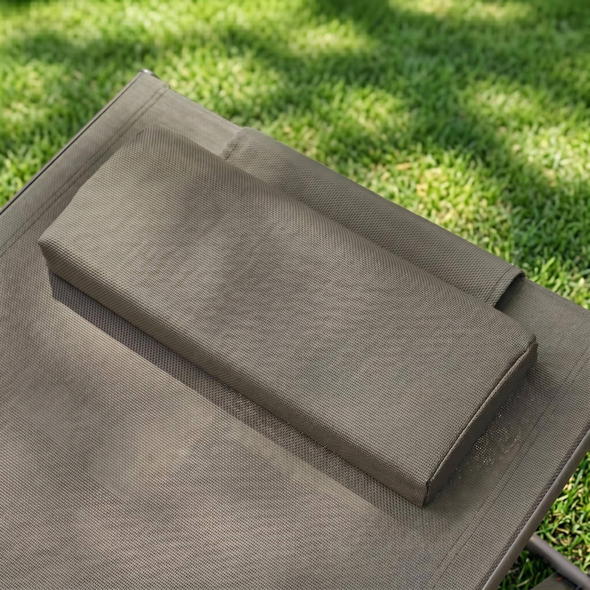 Ligstoelen met meerdere posities stapelbaar inclusief hoofdkussen en wieltjes (set van 2) kaki 198 x 60,5 x 34cm - Ona,sweeek,Photo4