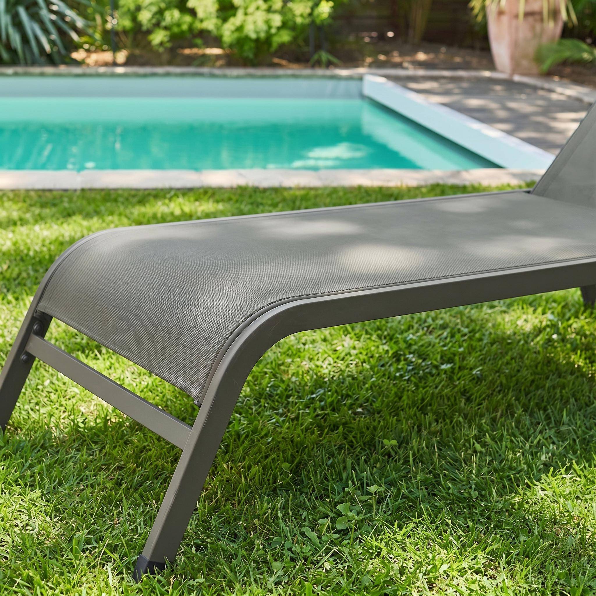 Ligstoelen met meerdere posities stapelbaar inclusief hoofdkussen en wieltjes (set van 2) kaki 198 x 60,5 x 34cm - Ona Photo6