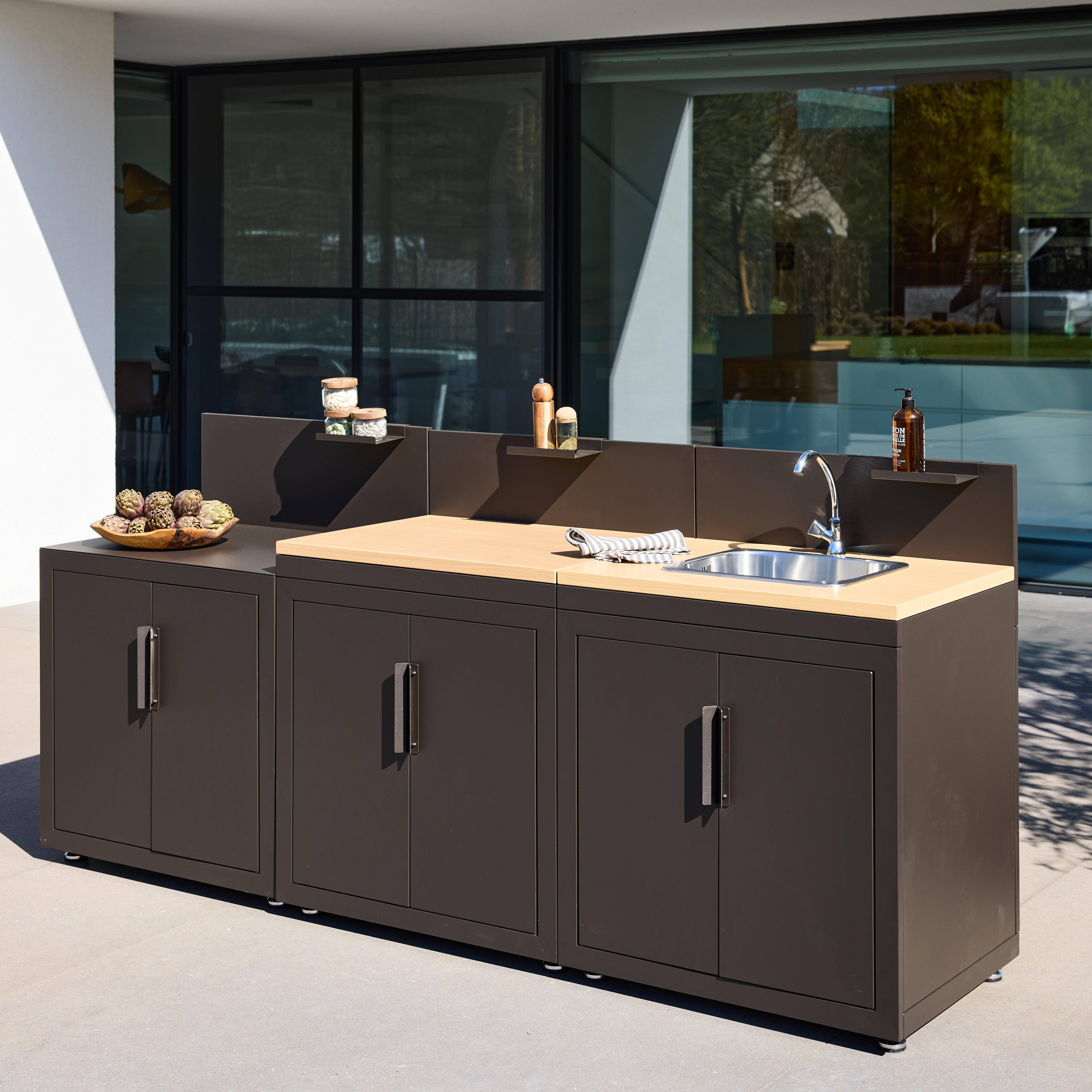 Czarna stalowa kuchnia zewnętrzna z blatem w kolorze drewna 3 moduły ze zlewem - Milos Photo2