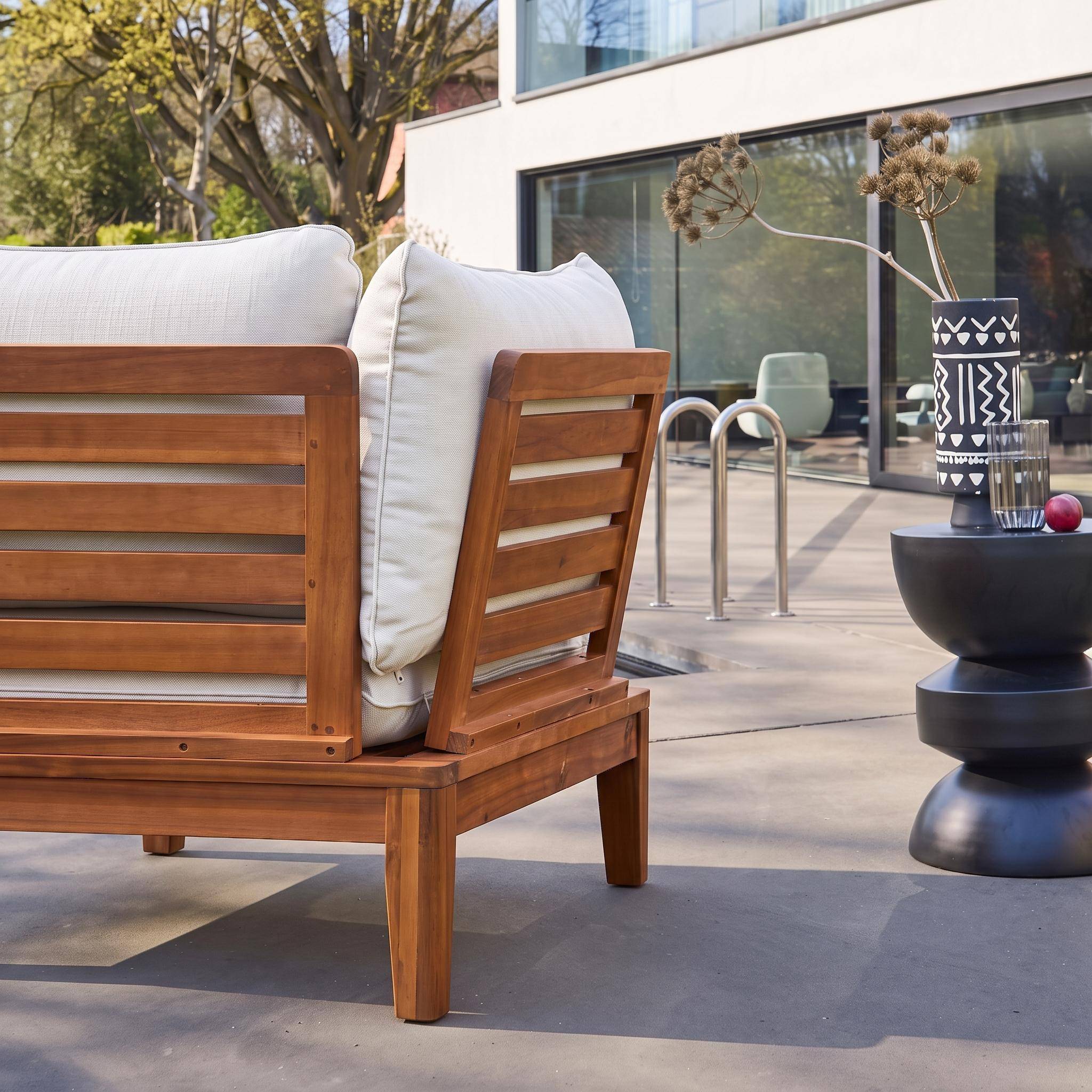 Modulare Gartenbank aus Akazienholz mit Seitenteilen und Bezug mit Bouclé-Look - Yona,sweeek,Photo3