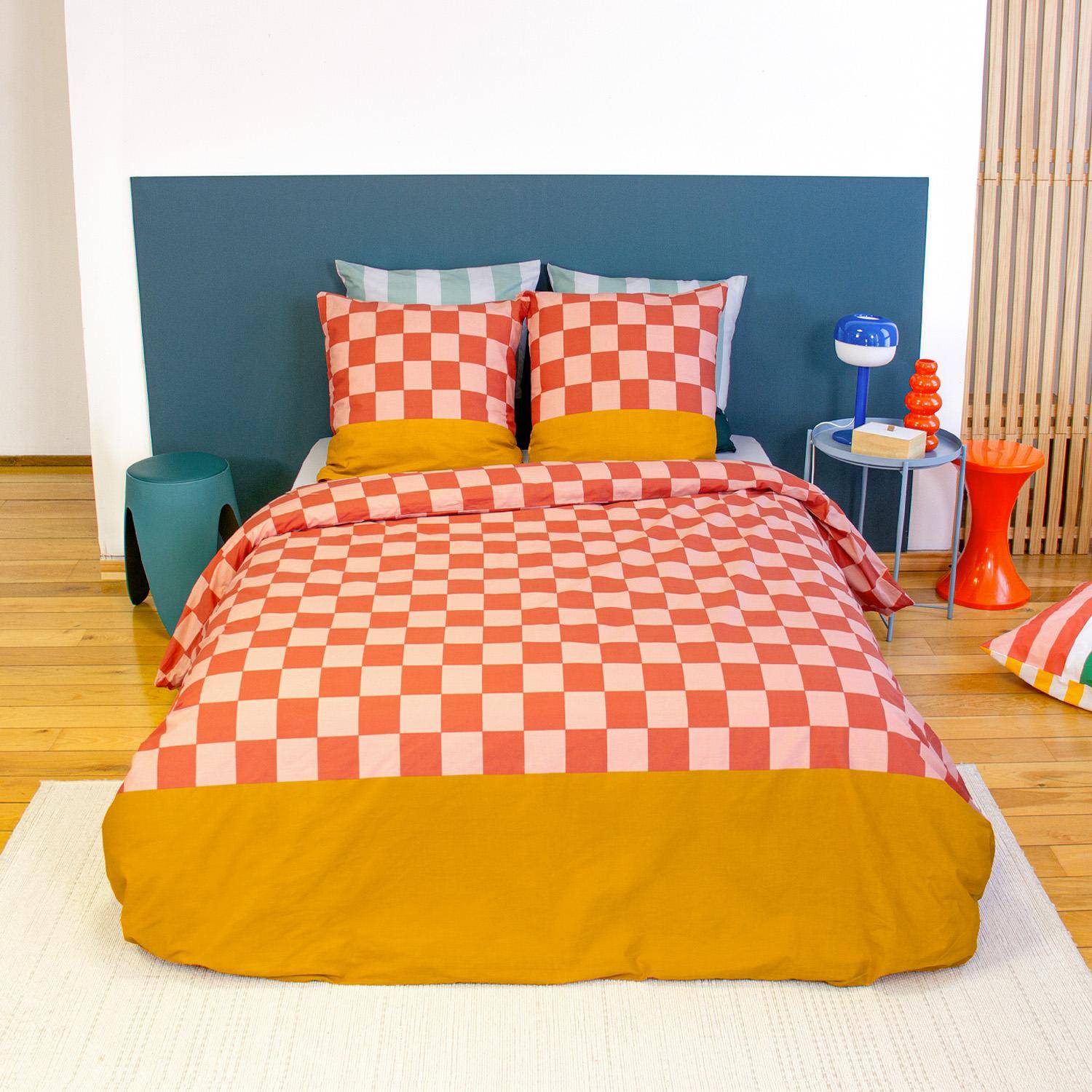 Parure de lit coton motifs damier 2 places rouge et orange 260 x 240cm - Futuna Photo1