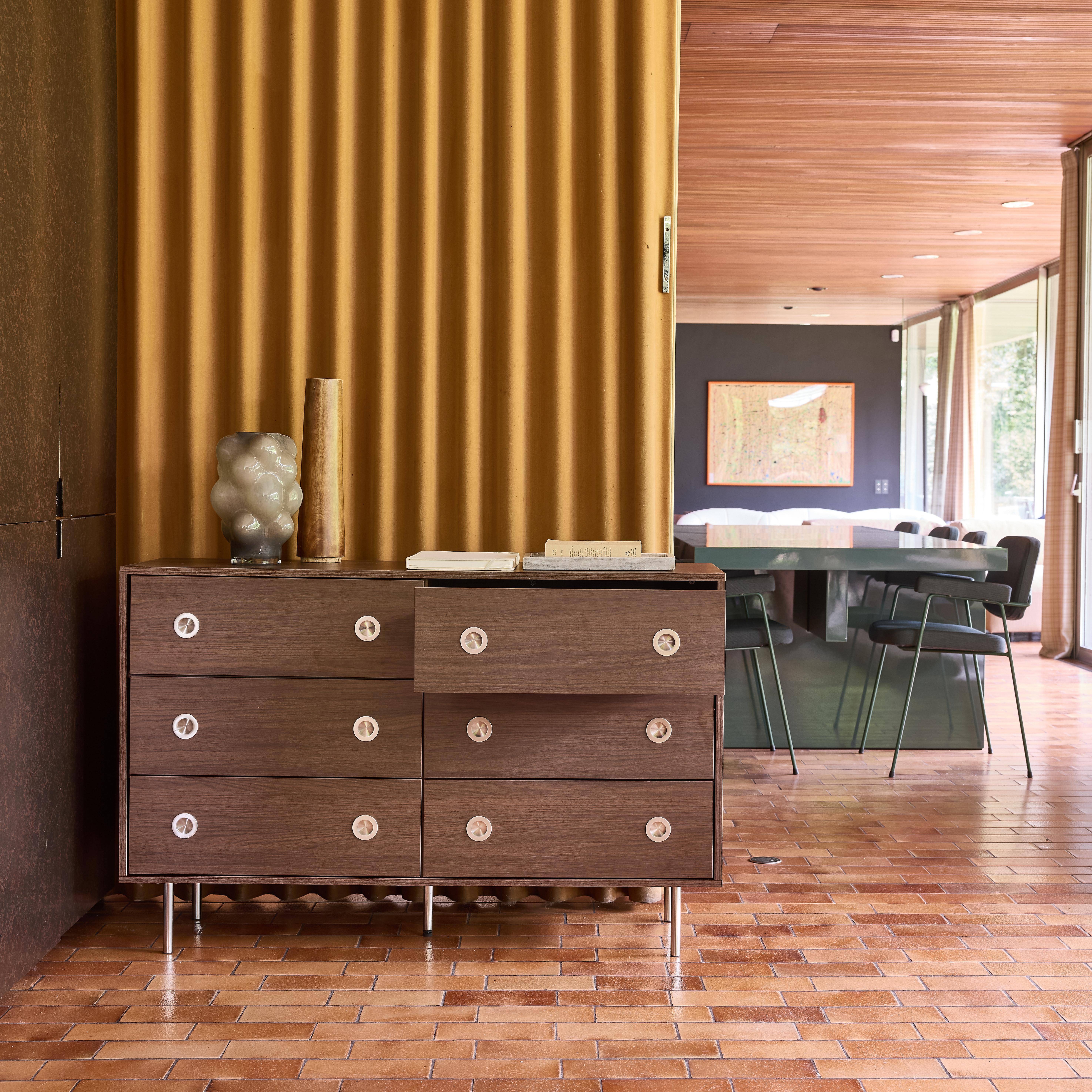 Cassettiera vintage decorata in legno e acciaio inossidabile, 6 cassetti Noce - 120x40x78 cm Photo3