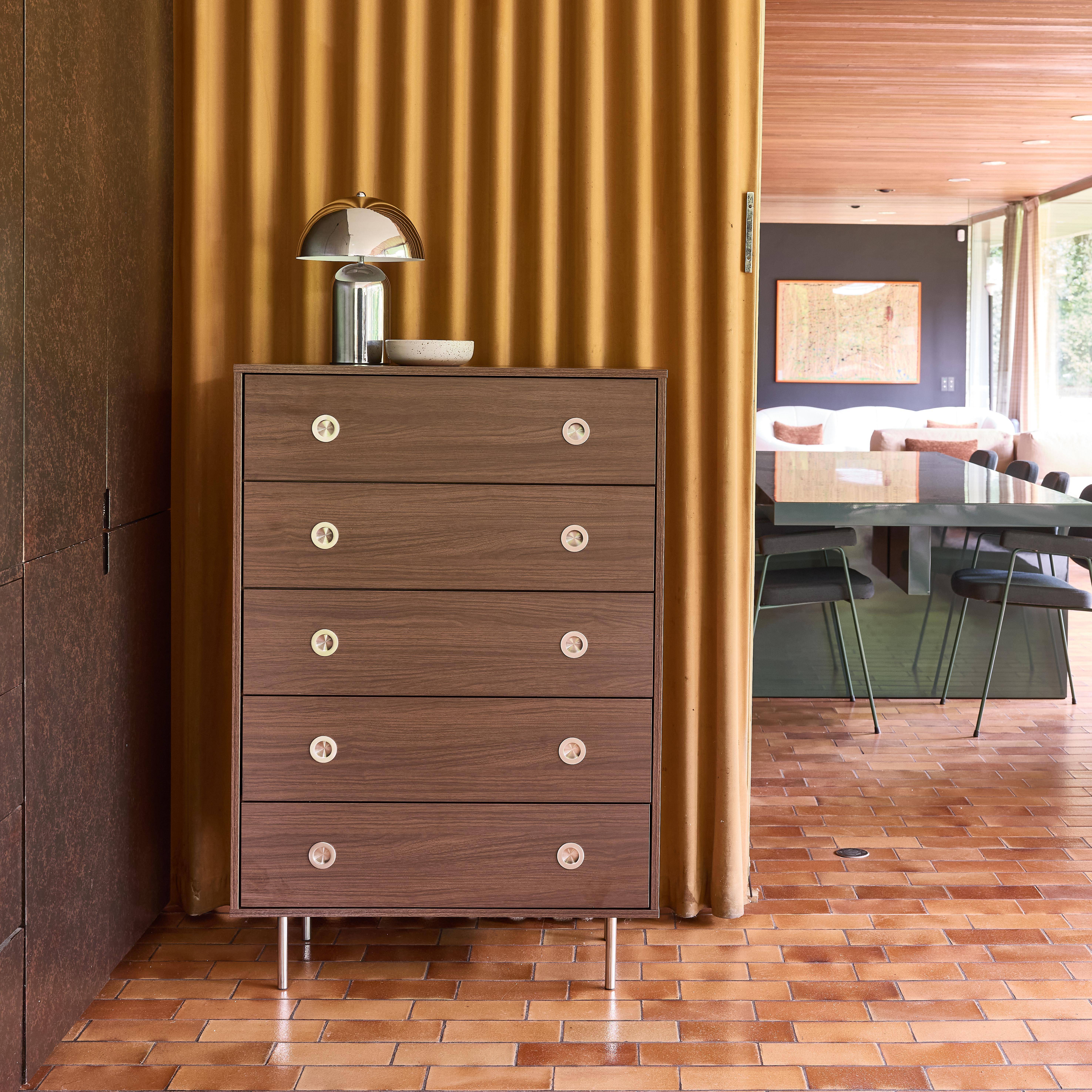Cassettiera vintage decorata in legno e acciaio inossidabile, 5 cassetti Noce - 80x40x118 cm Photo2