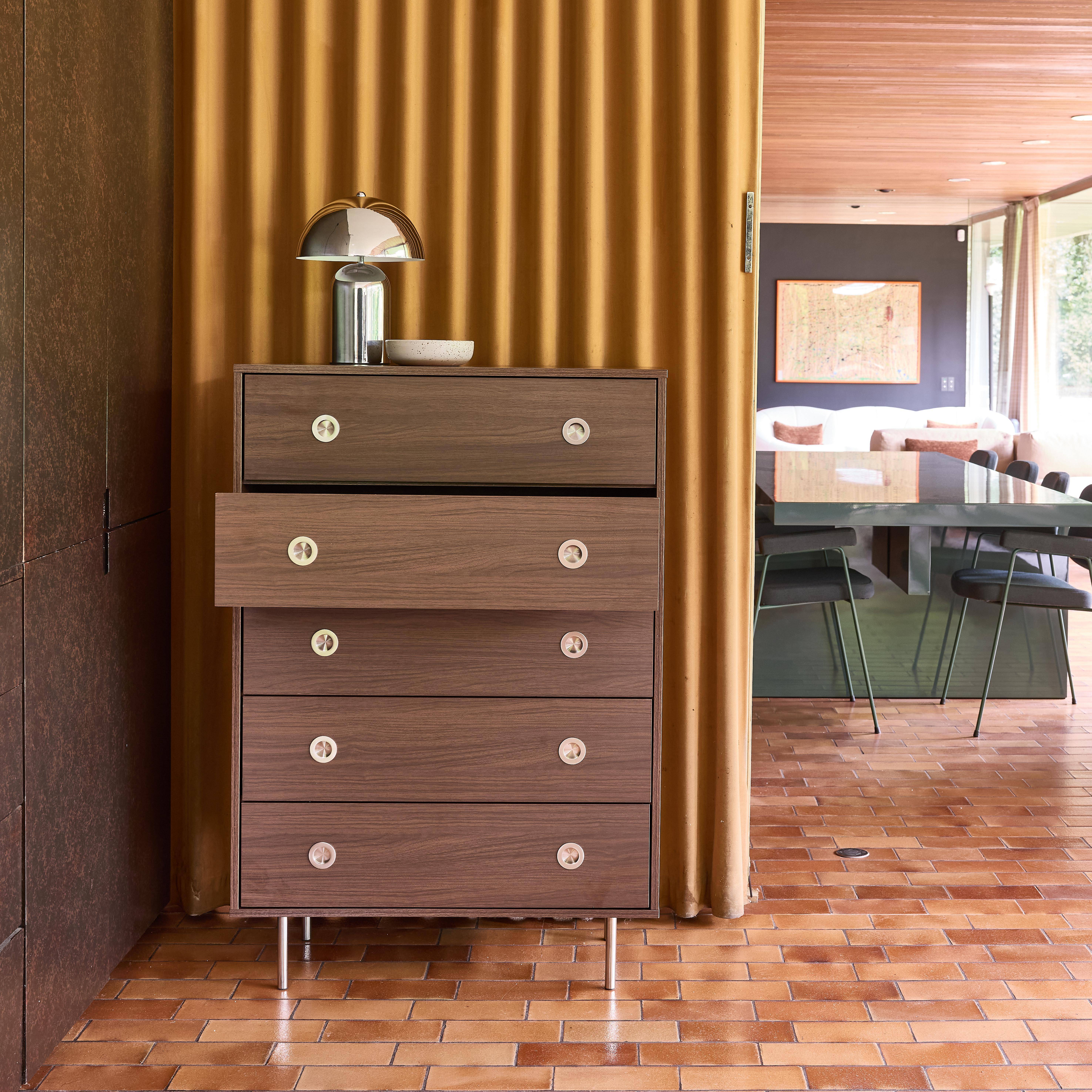 Cassettiera vintage decorata in legno e acciaio inossidabile, 5 cassetti Noce - 80x40x118 cm Photo3