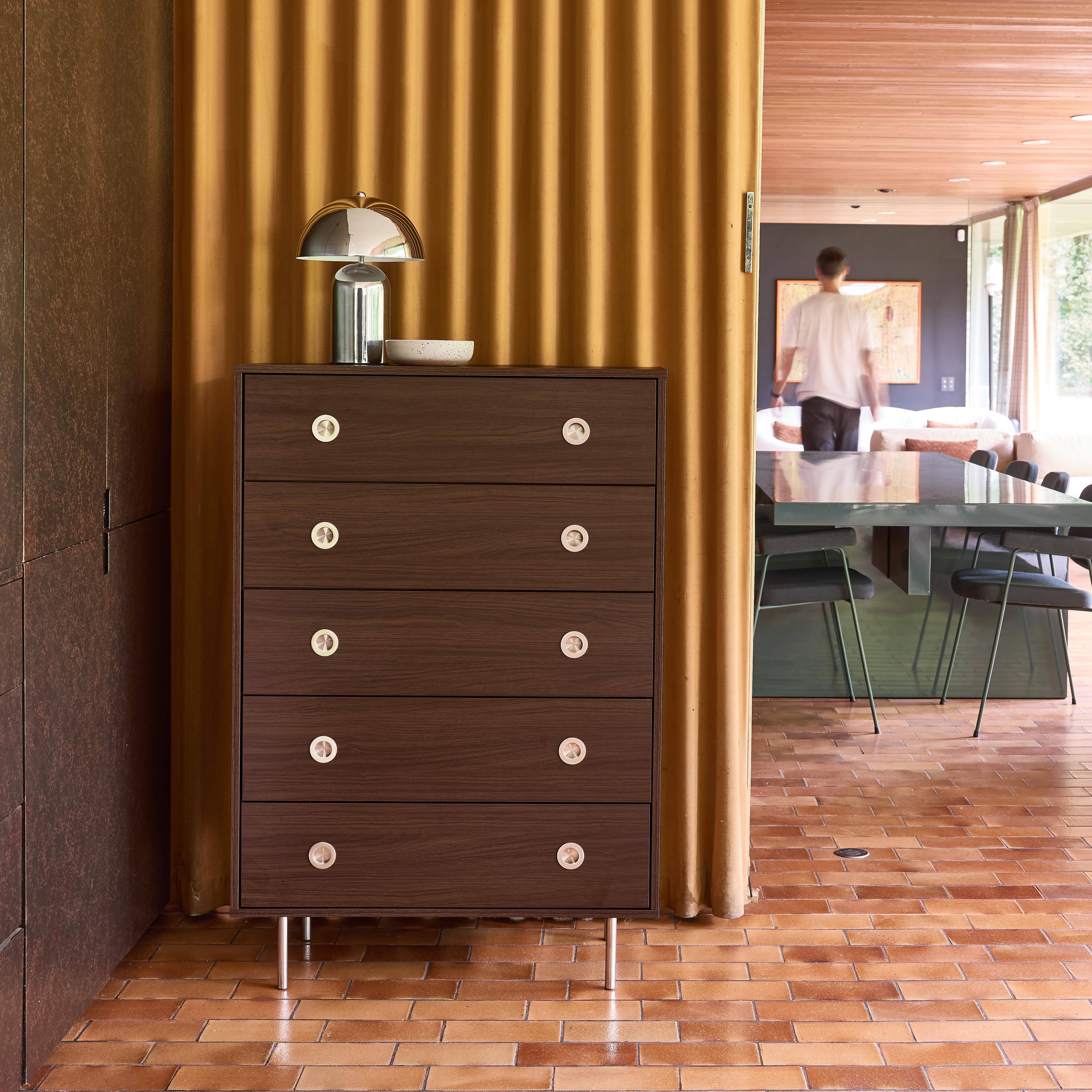 Cassettiera vintage decorata in legno e acciaio inossidabile, 5 cassetti Noce - 80x40x118 cm Photo2