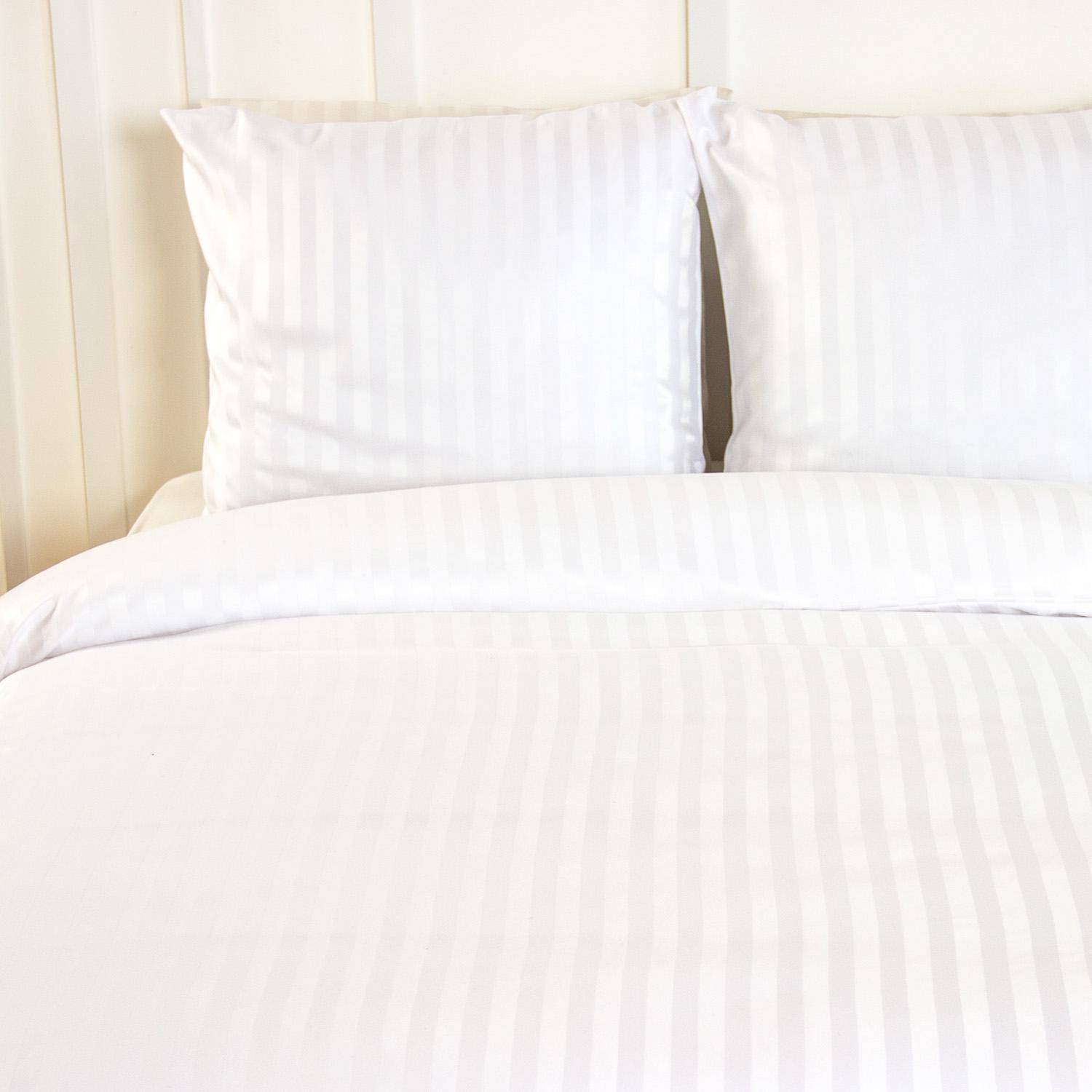 Parure de lit polyester effet satin fines rayures 2 places blanc 240x220cm - Andréa Photo2