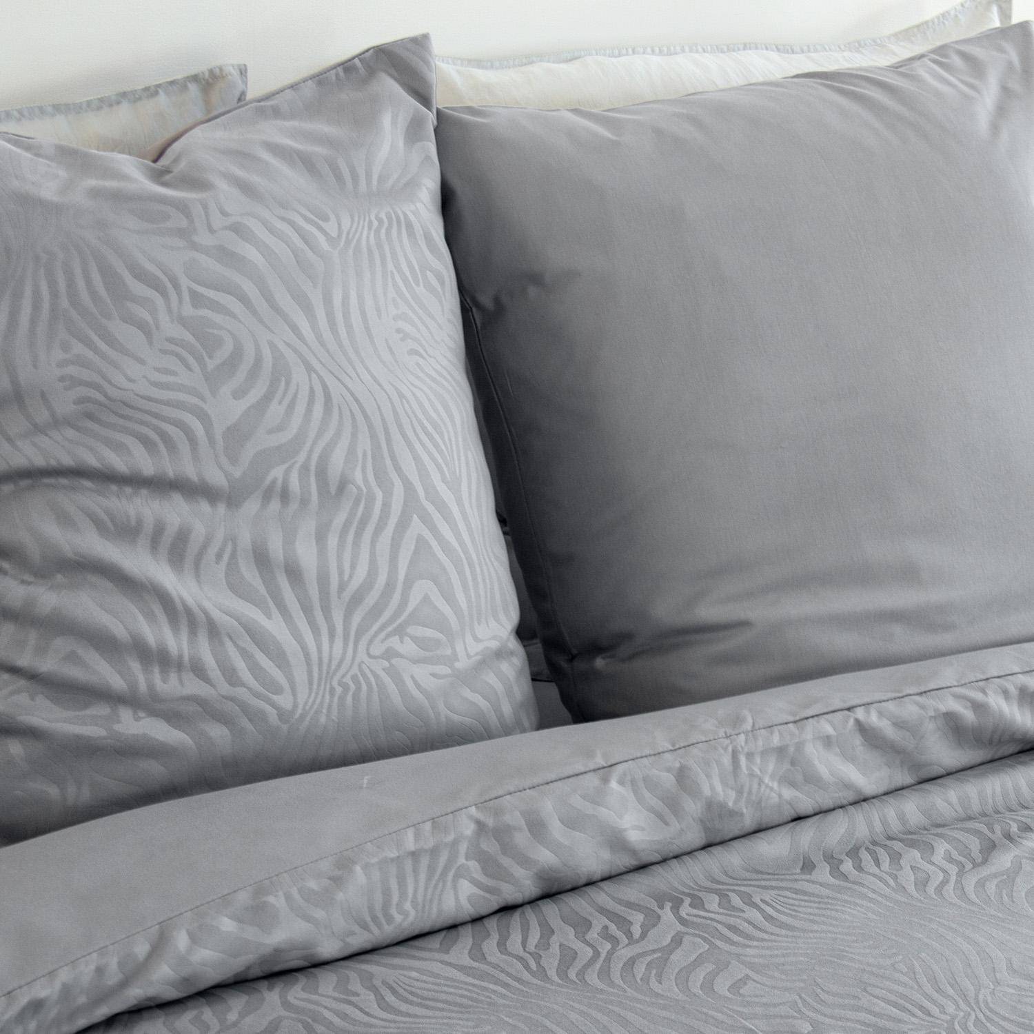 Roupa  de cama de poliéster reversível com estampa de zebra para 2 lugares - 240x220x0.5 cm,sweeek,Photo3