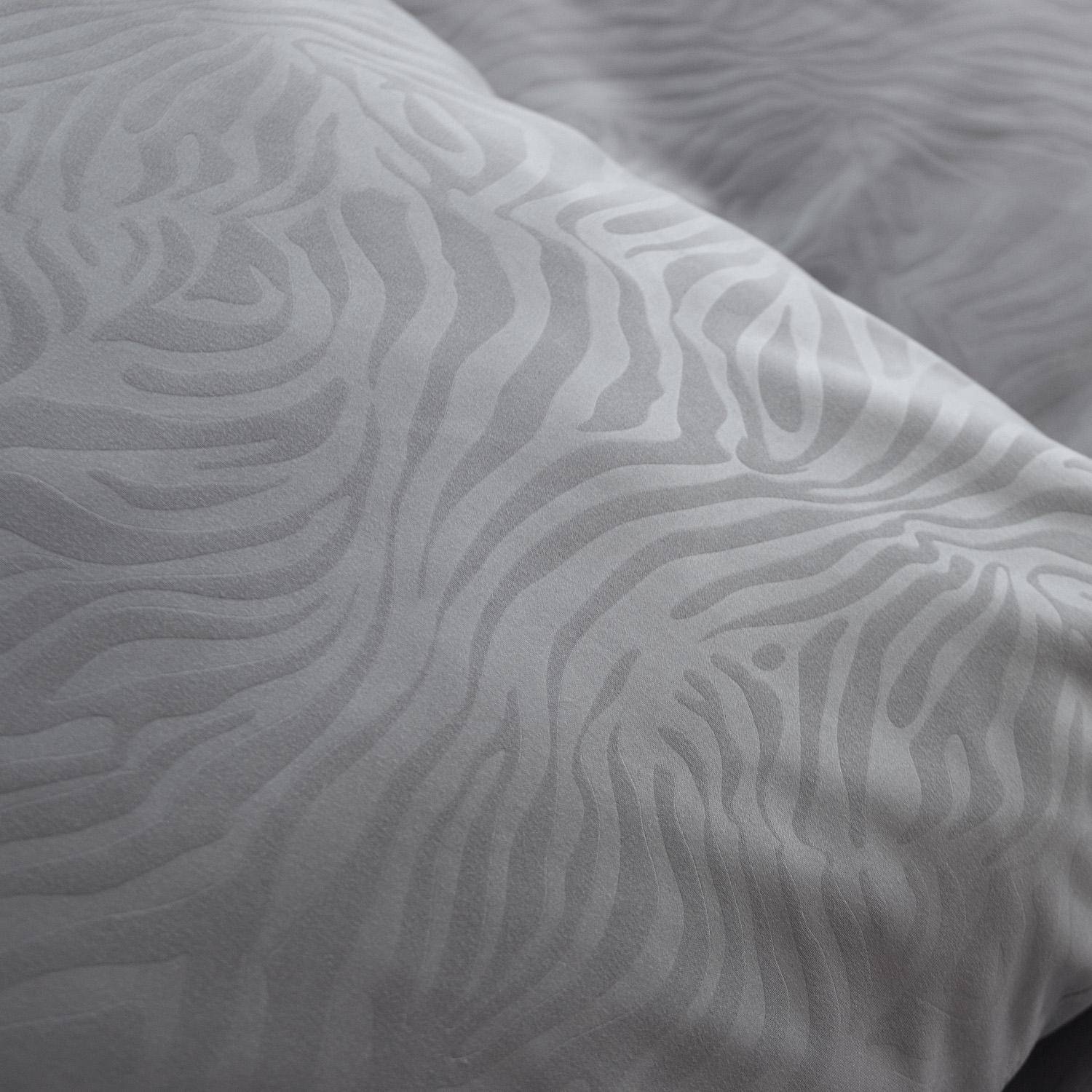 Parure de lit polyester réversible imprimé zèbre 2 places gris 240x220cm - Ondula,sweeek,Photo4