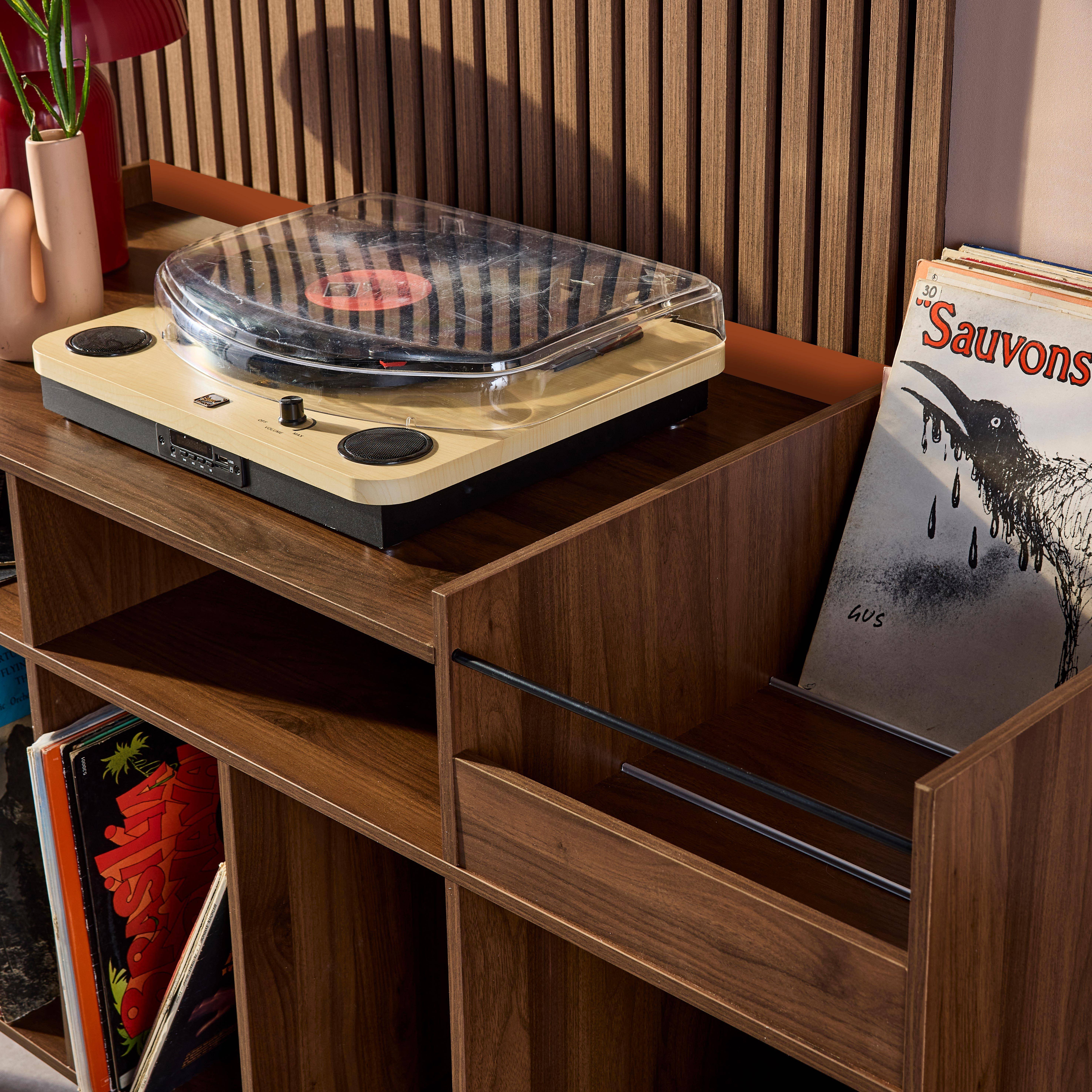 Vintage XL vinyl meubel met donkere houtlook en oranje achterwand 130cm - Nepal,sweeek,Photo3