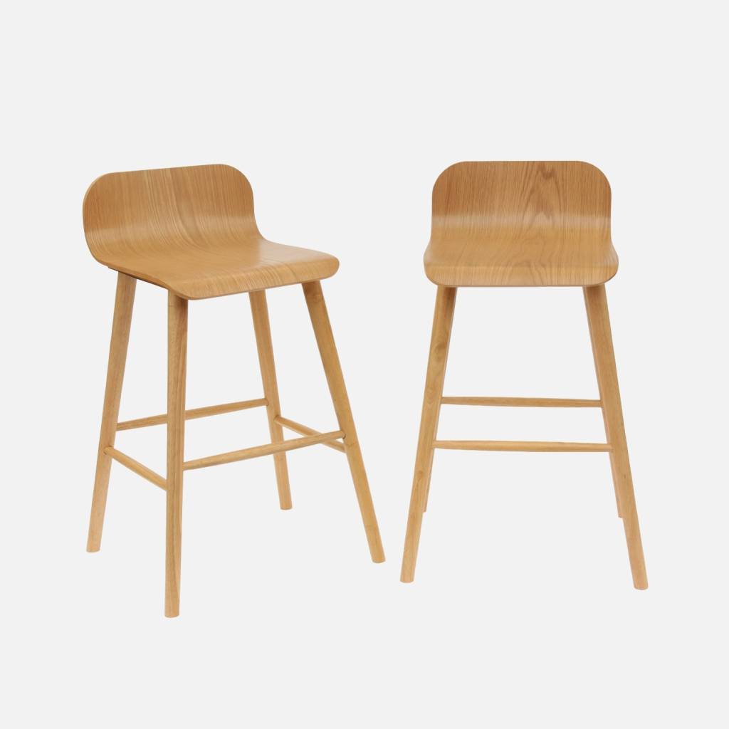 Set 2 sgabelli da bar scandinavo in legno di hevea 67,5 cm, Marrone naturale