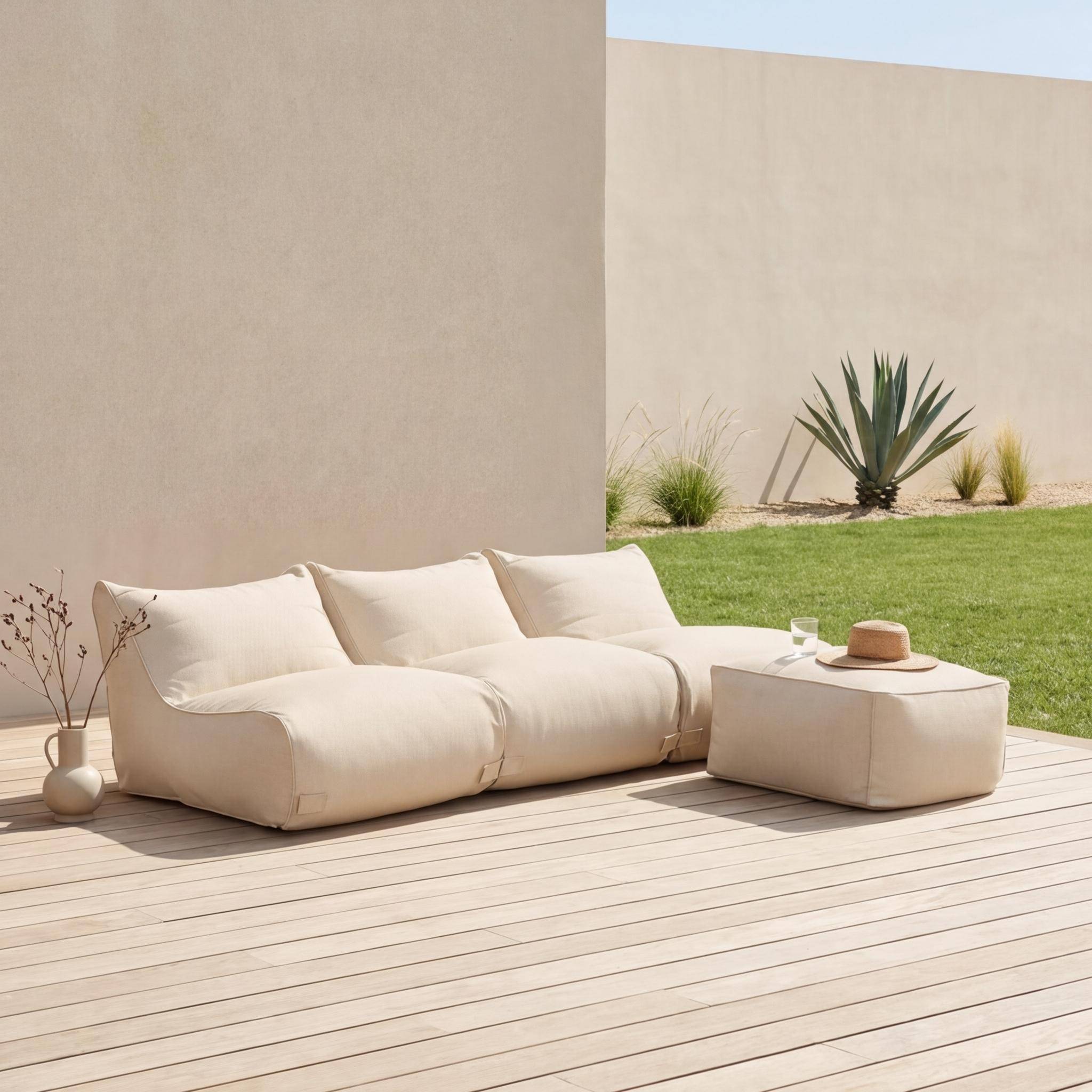 Fotele i podnóżek zewnętrzny z olefiny beżowy - Pluma Photo1